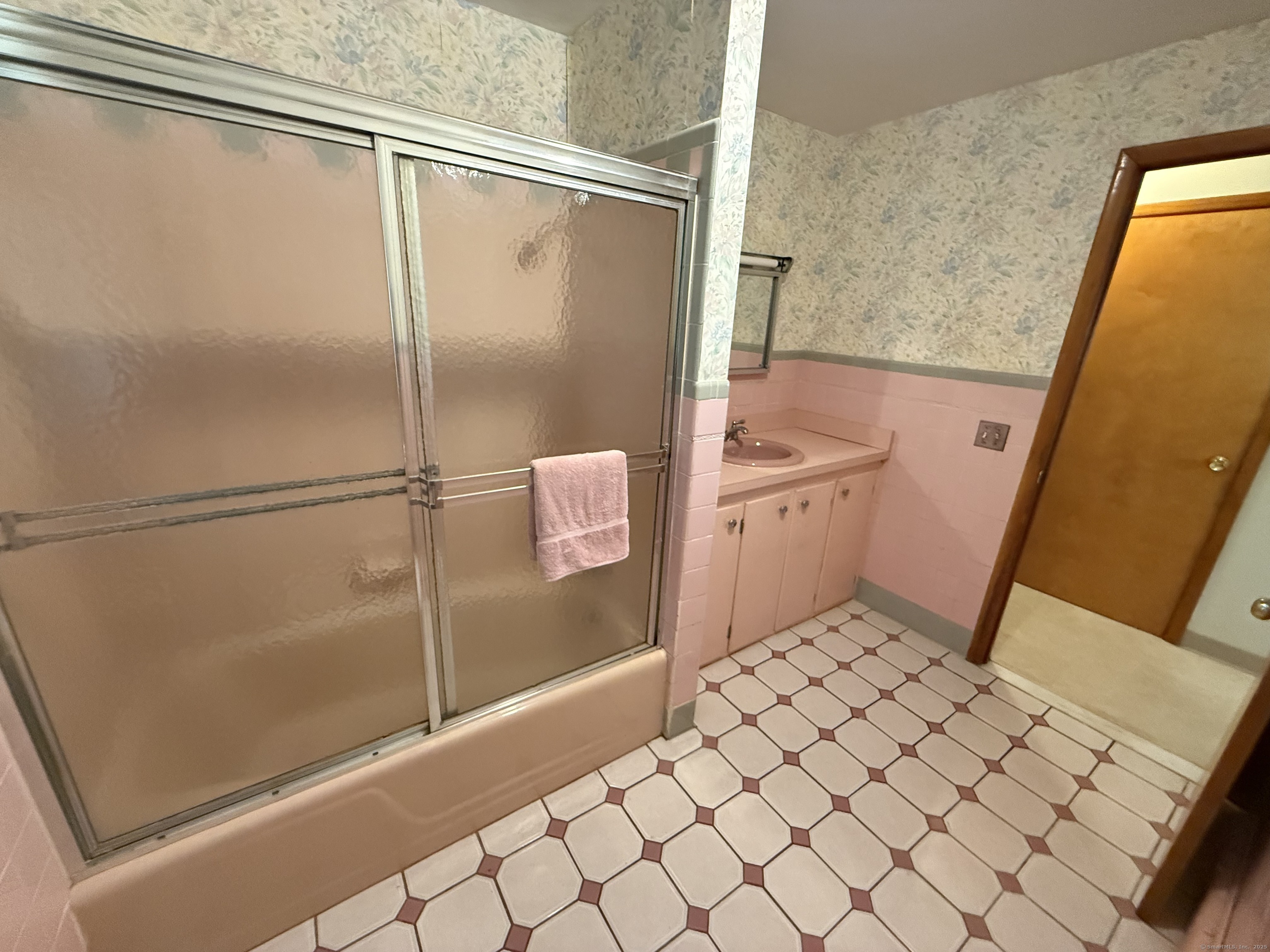 141 Birchwood Street, Waterbury, Connecticut image 16
