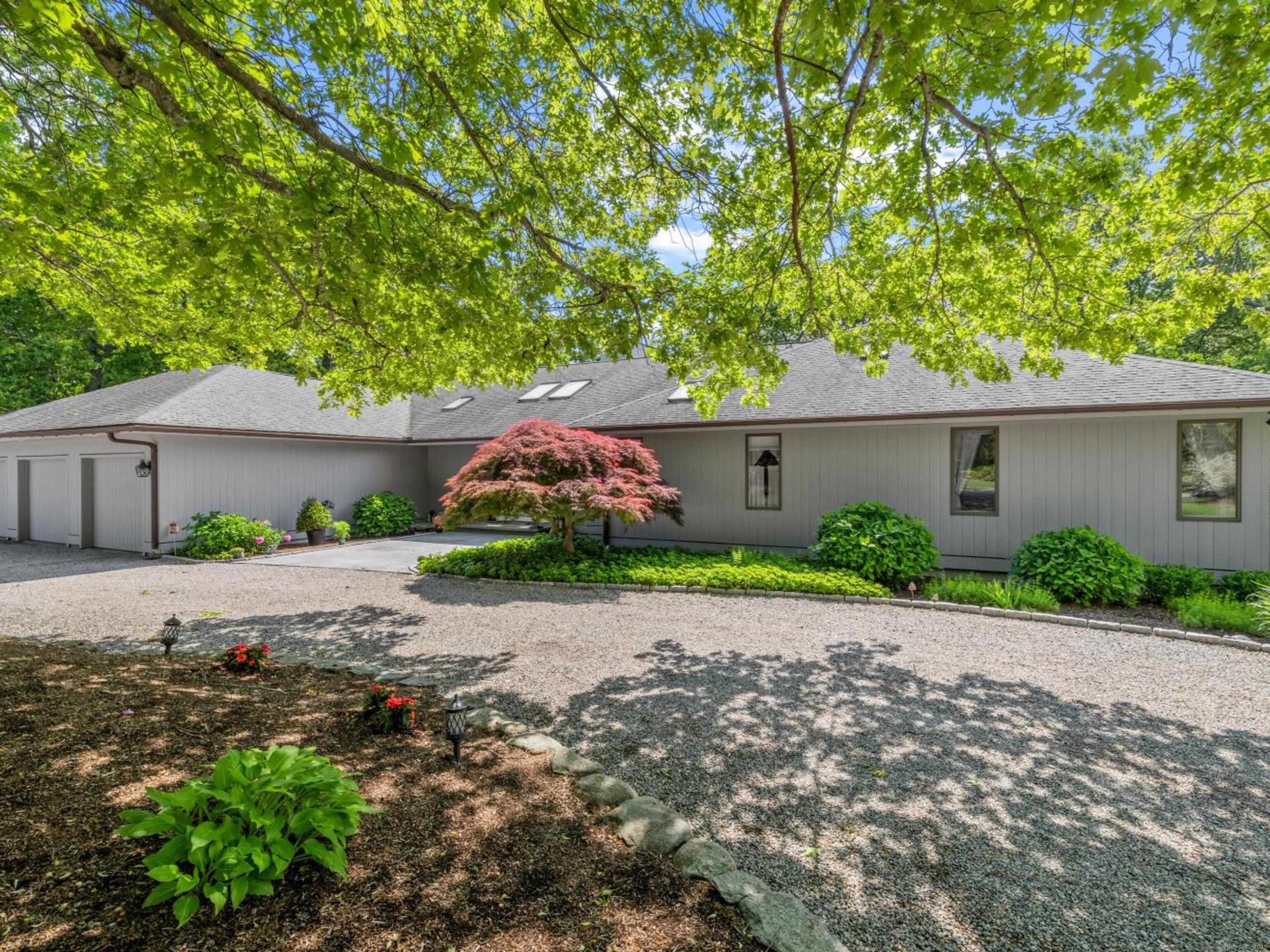 Property for Sale at Westwood Drive, Waterford, Connecticut - Bedrooms: 4 
Bathrooms: 4 
Rooms: 10  - $1,179,900