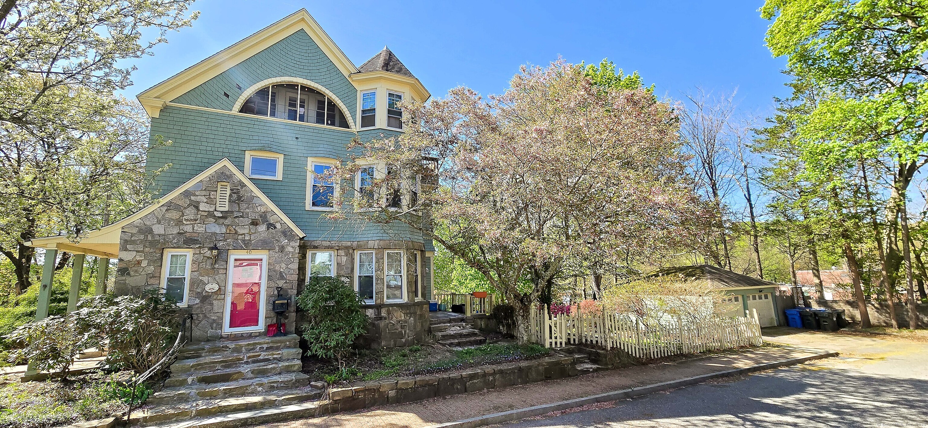 40 Maple Grove Avenue