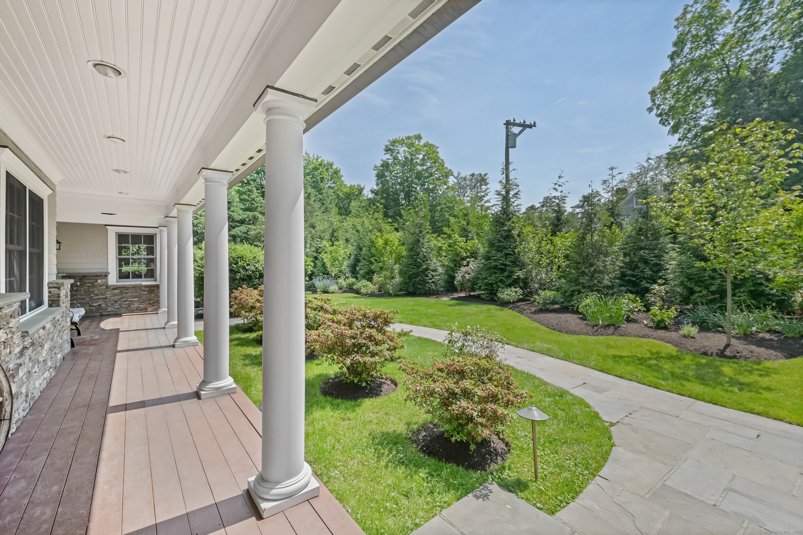 882 Silvermine Road