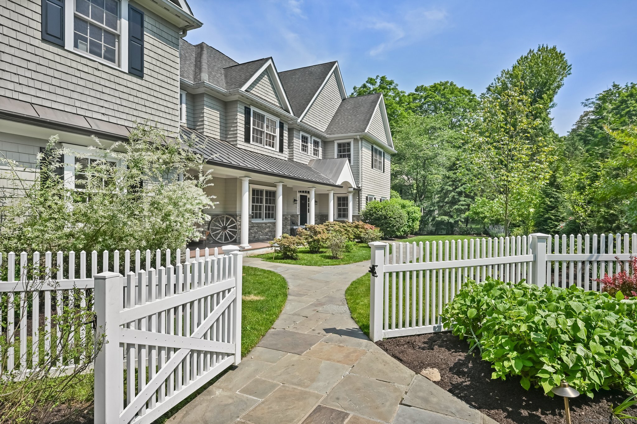 882 Silvermine Road