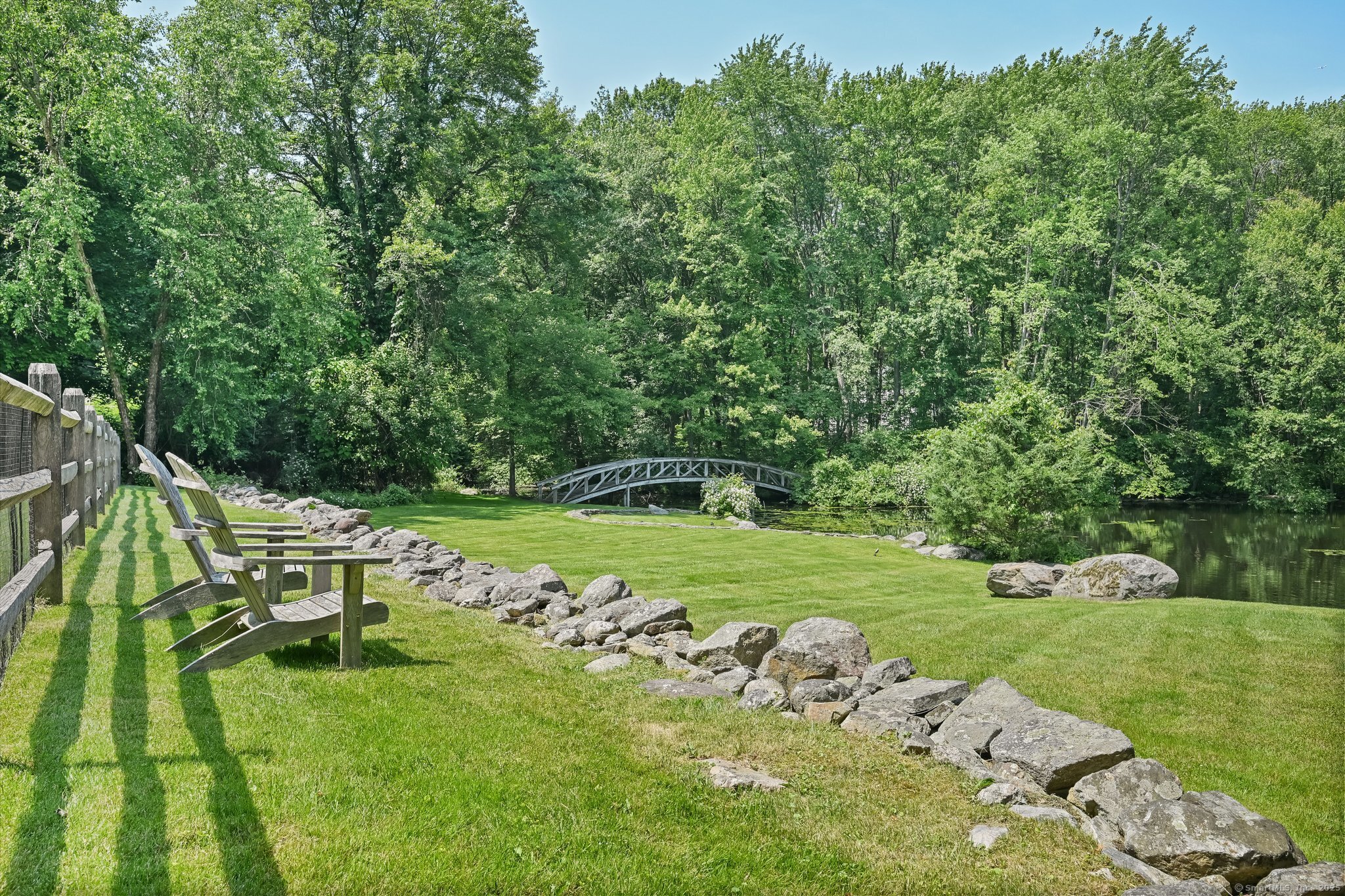 882 Silvermine Road