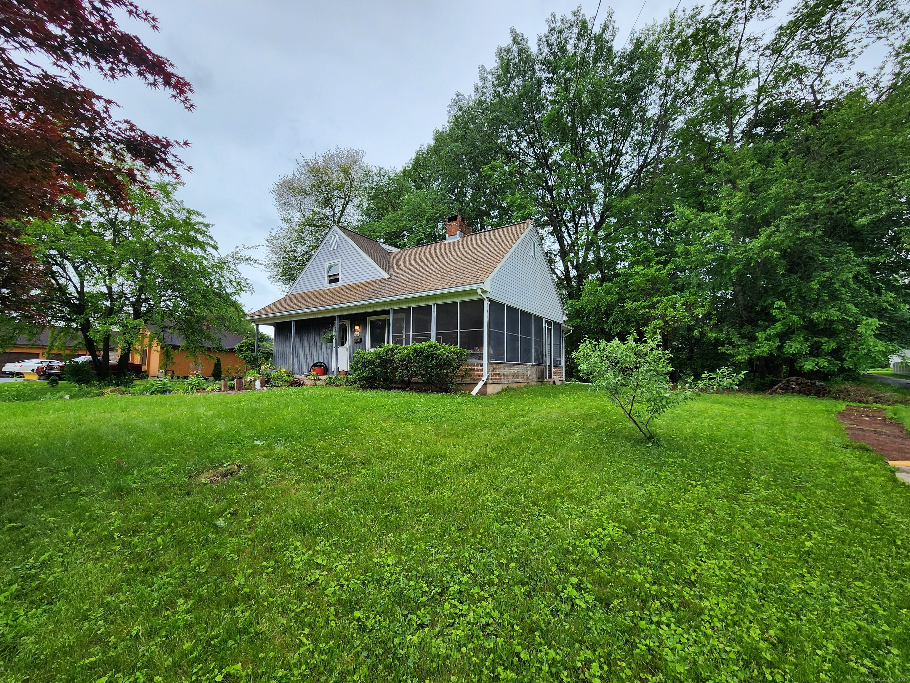 Property for Sale at Groveland Terrace, Newington, Connecticut - Bedrooms: 2 
Bathrooms: 2 
Rooms: 5  - $329,900