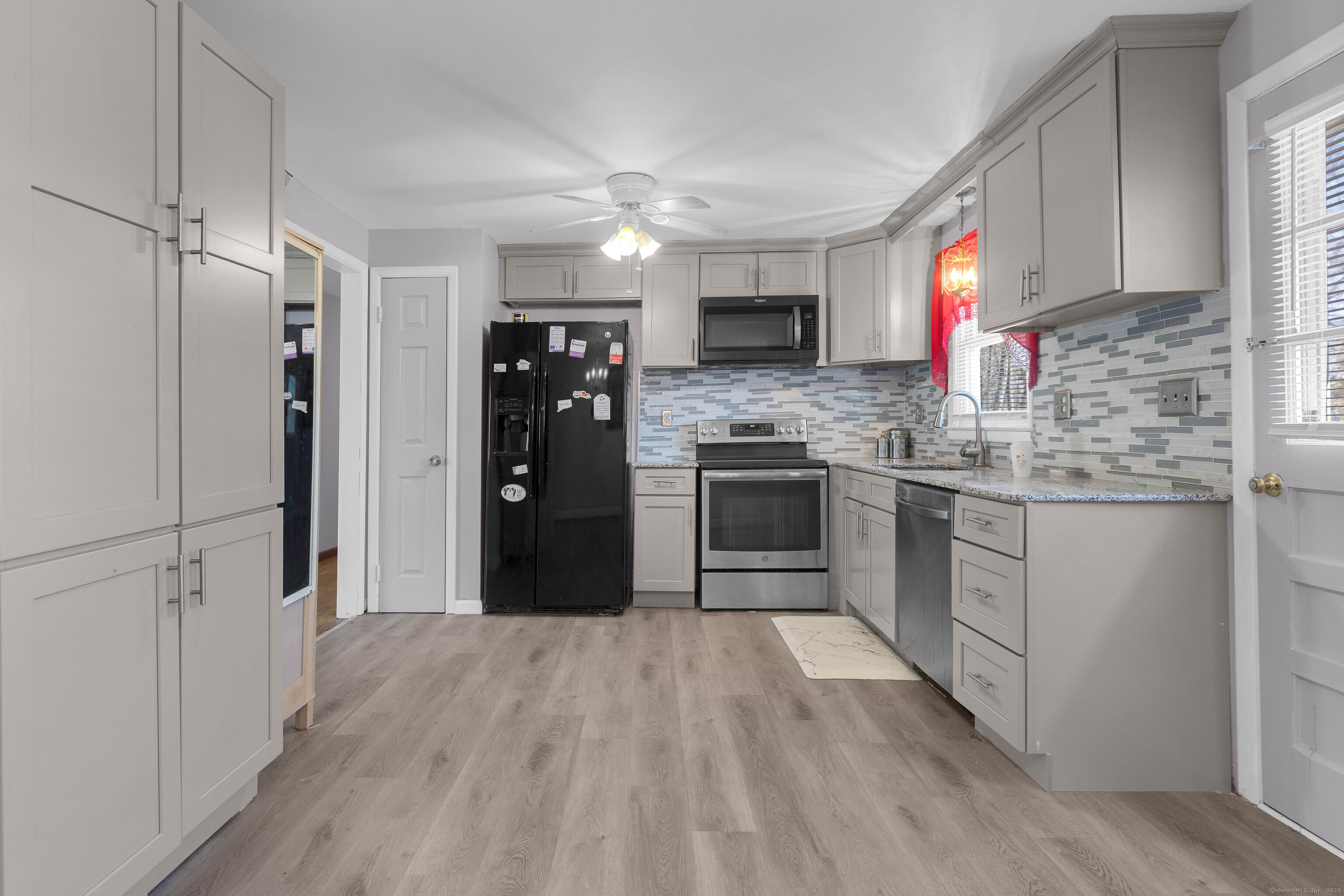 4 Alexander Road, Bloomfield, Connecticut image 8