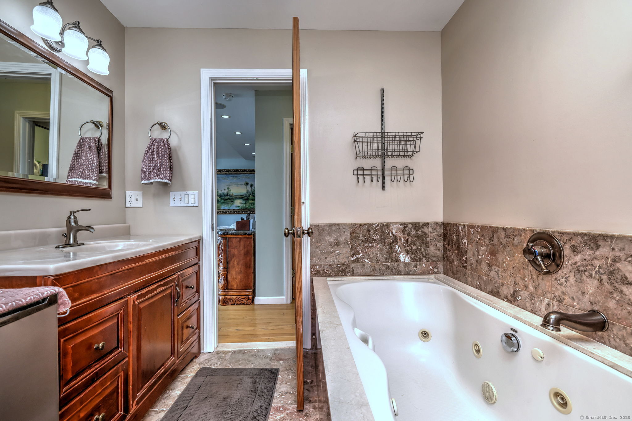 404 Buckingham Avenue