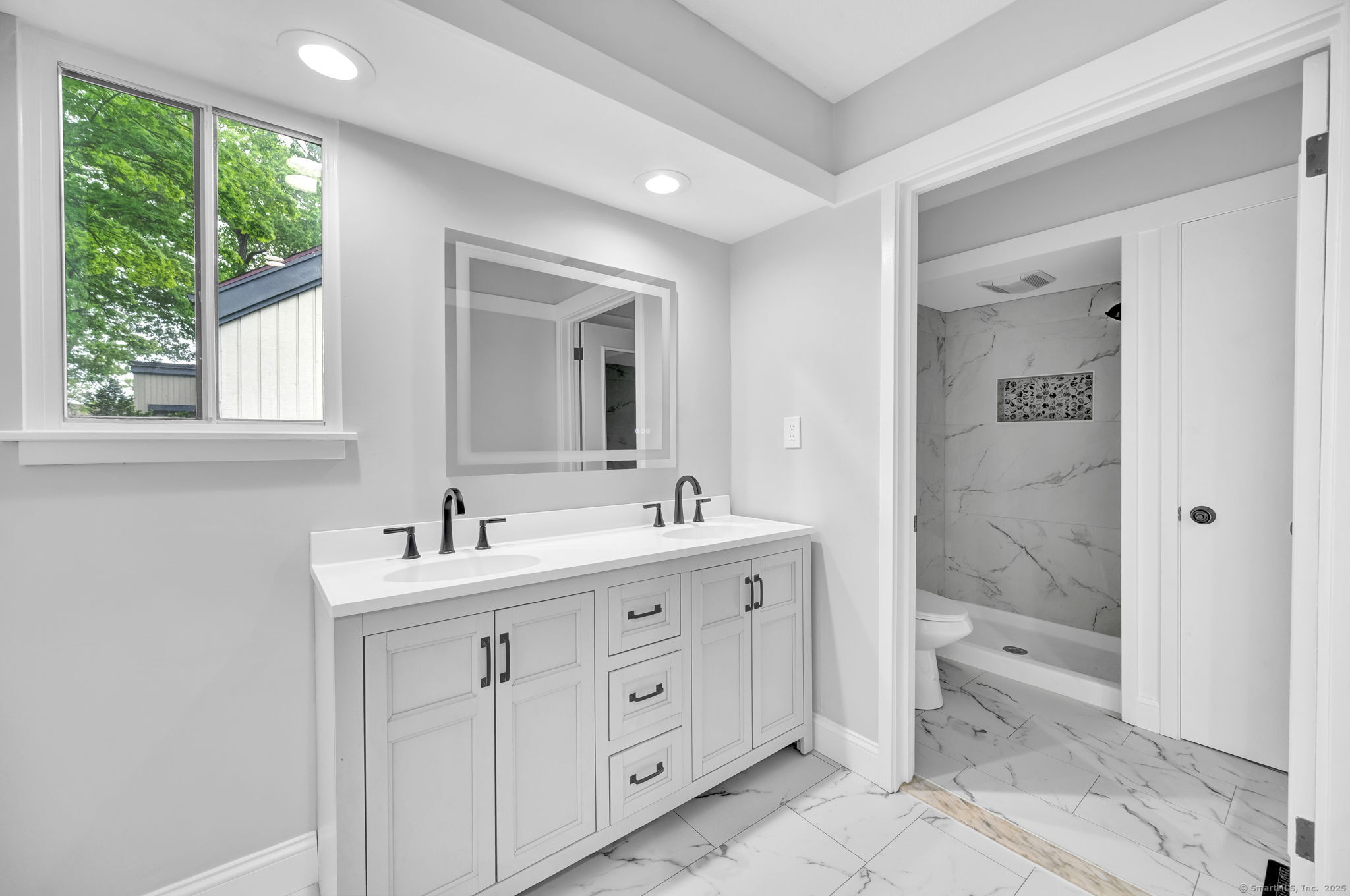 170 Heritage Village #B, Southbury, Connecticut image 24