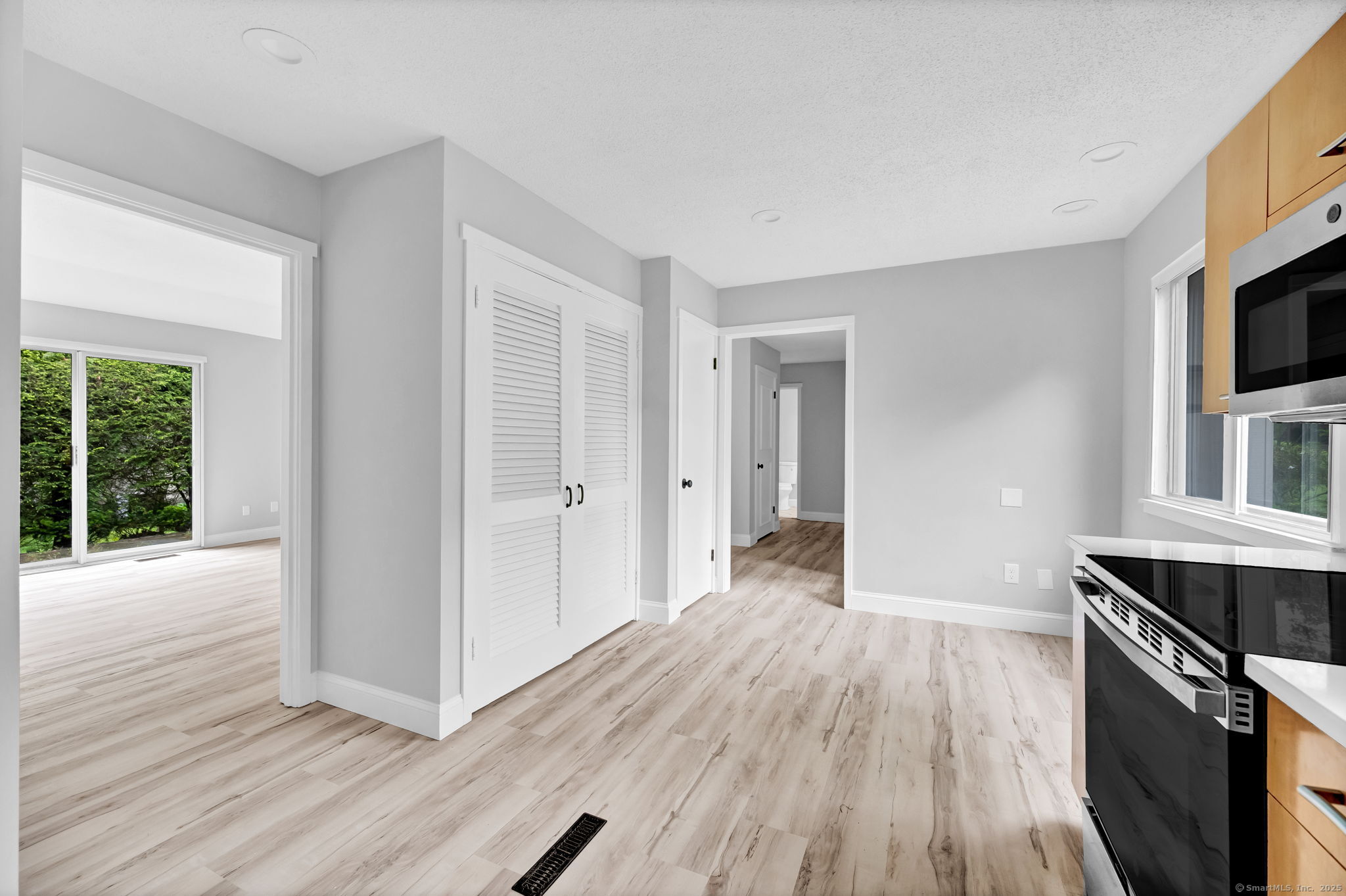 170 Heritage Village #B, Southbury, Connecticut image 8