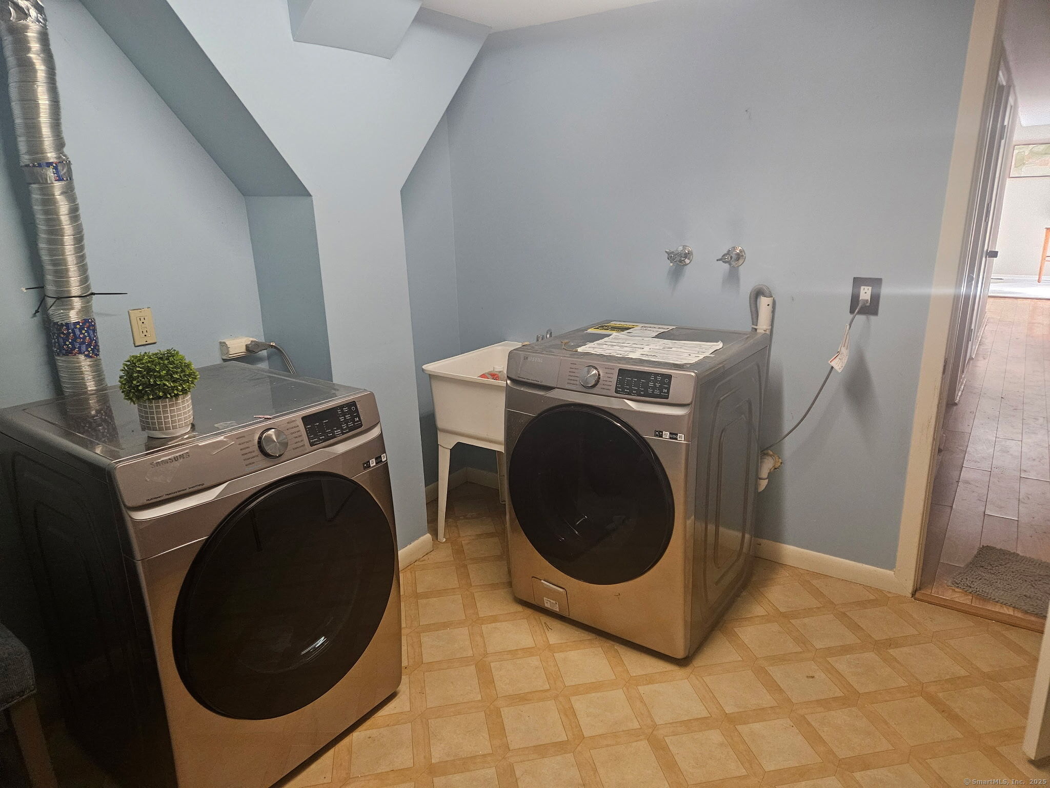 480 Riders Lane, Fairfield, Connecticut image 22