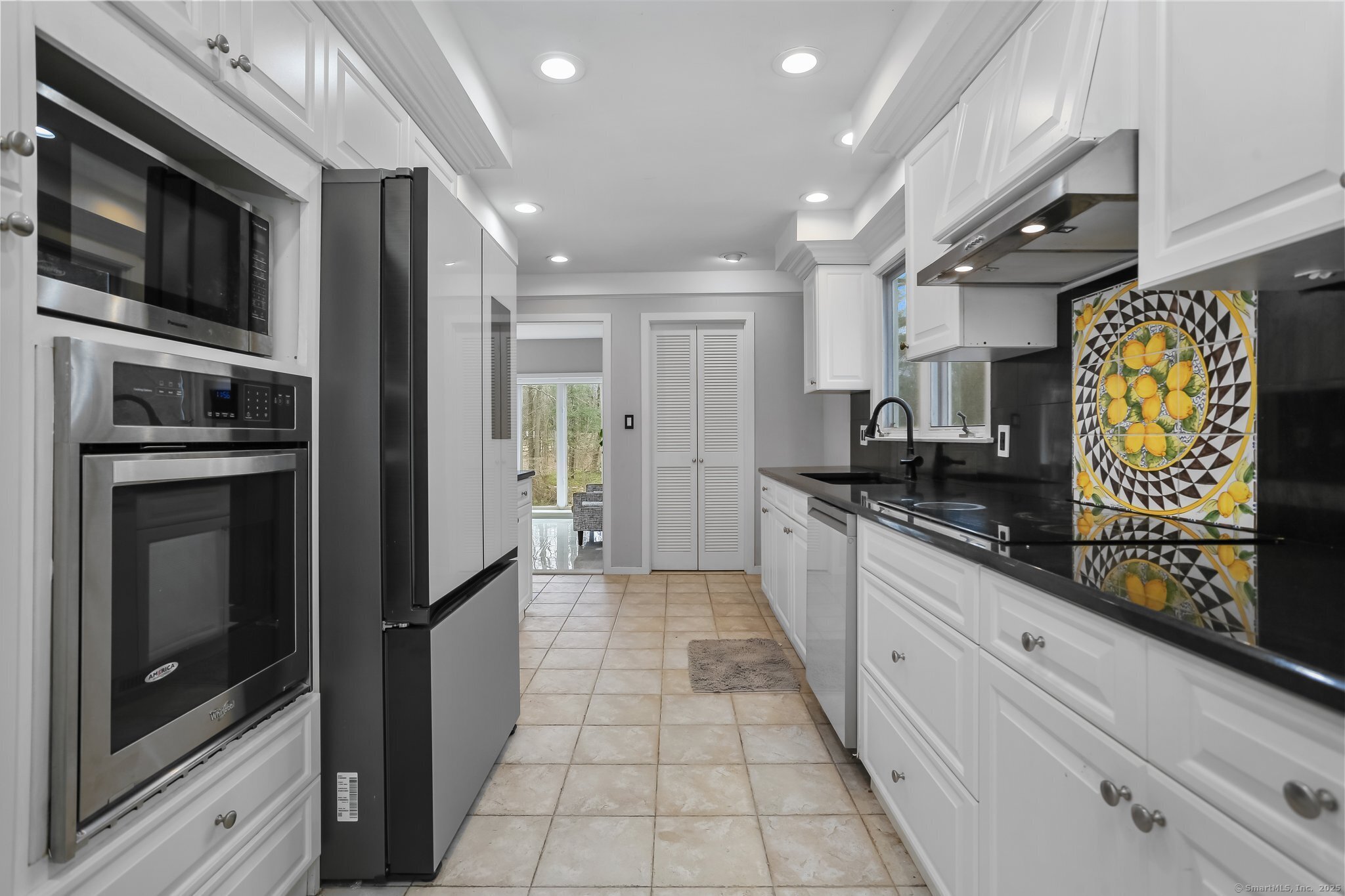 480 Riders Lane, Fairfield, Connecticut image 6