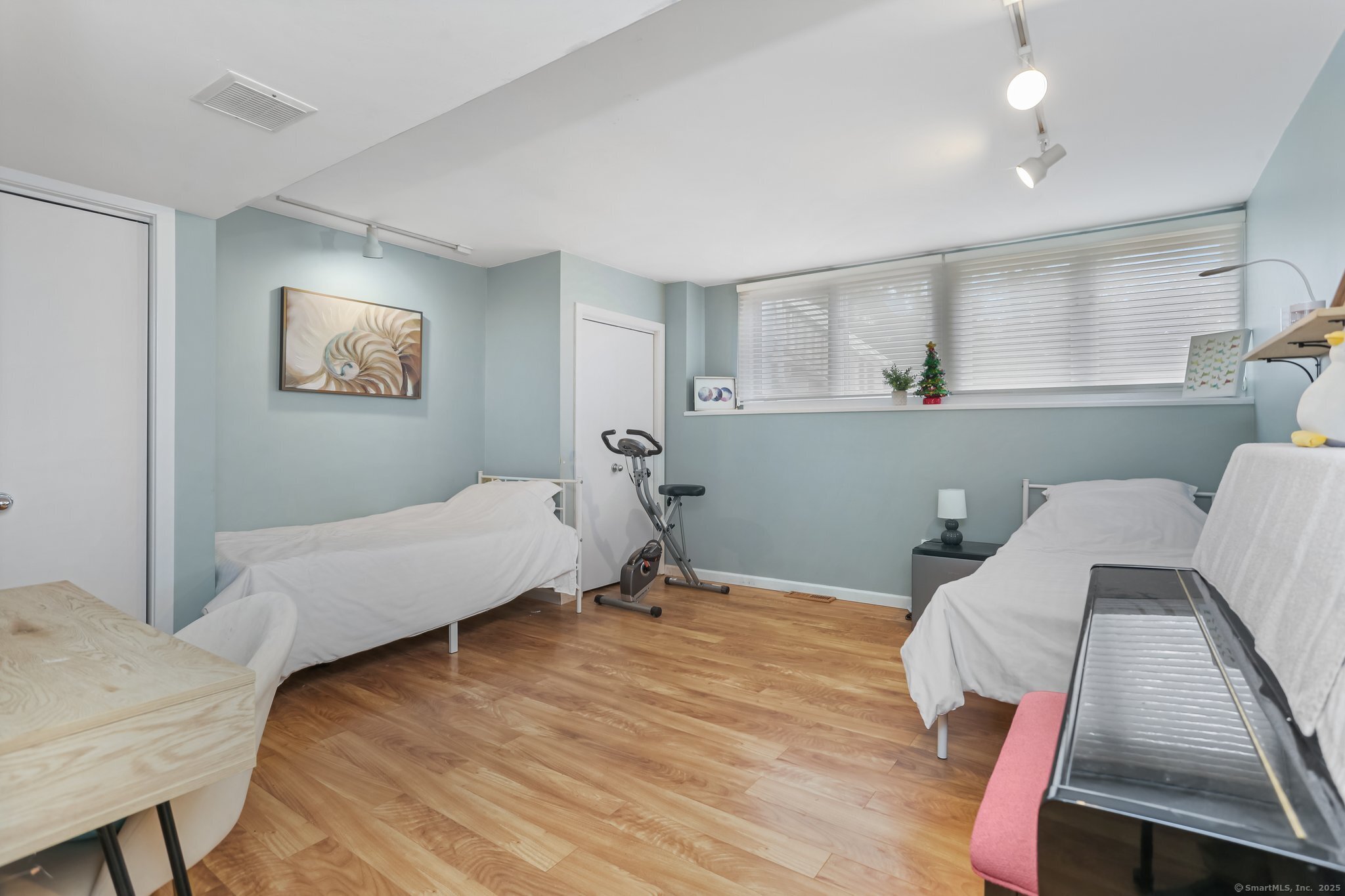 480 Riders Lane, Fairfield, Connecticut image 18