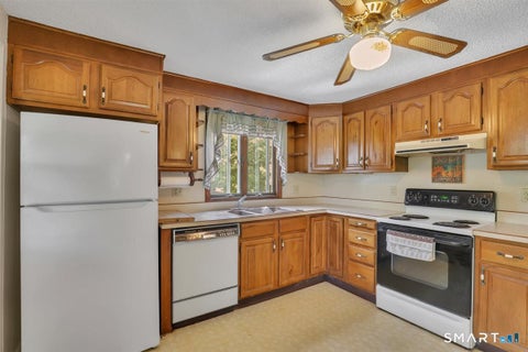 Tiny photo for 33 Horton Road, Manchester, CT 06042 (MLS # 24204913)