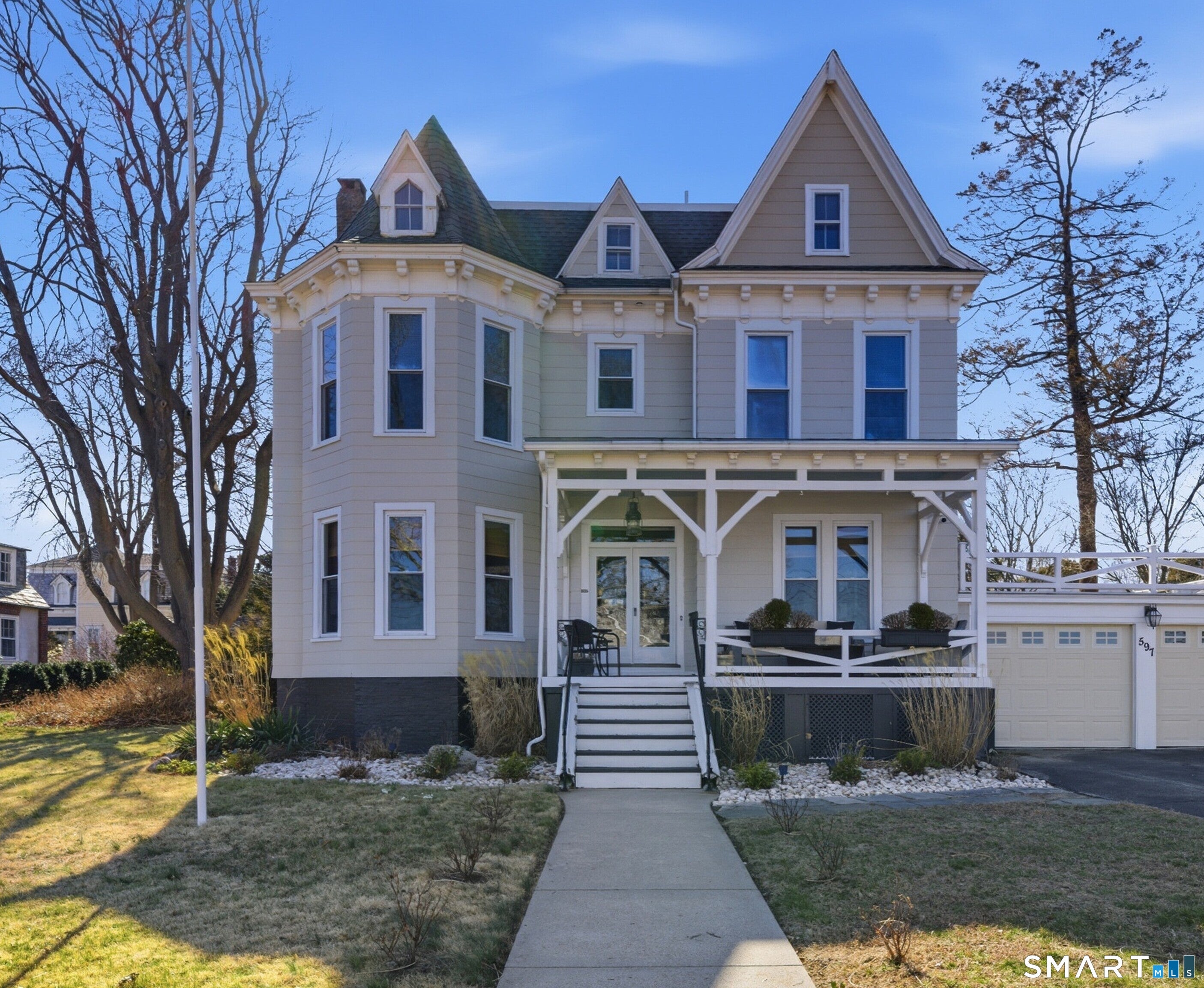 597 Pequot Avenue