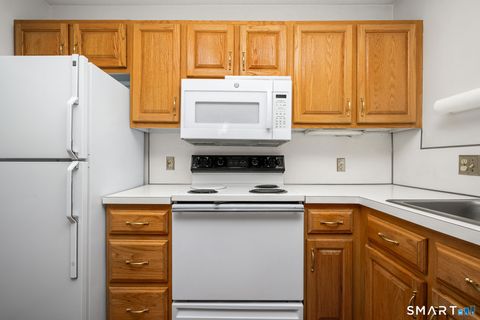 Tiny photo for 915 Heritage Village #A, Southbury, CT 06488 (MLS # 24148897)