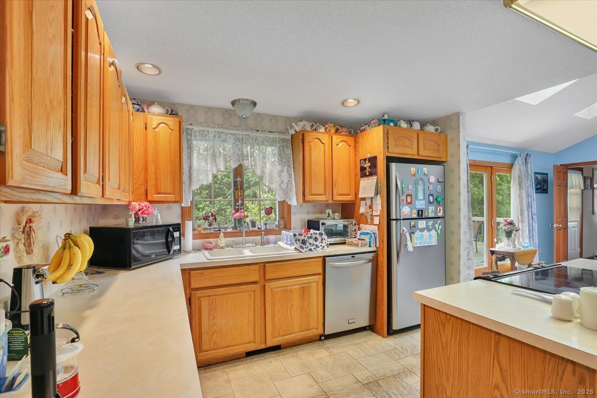 79 Carriage Drive, Meriden, Connecticut image 11