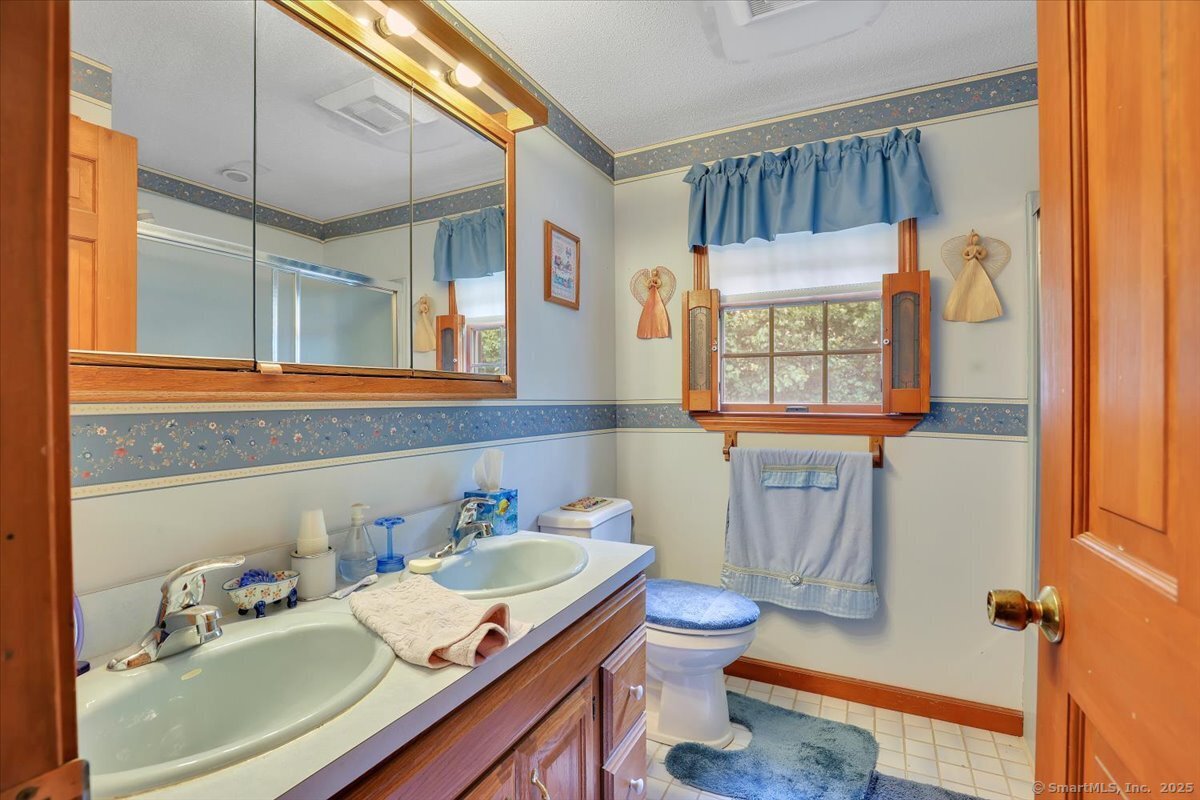 79 Carriage Drive, Meriden, Connecticut image 25