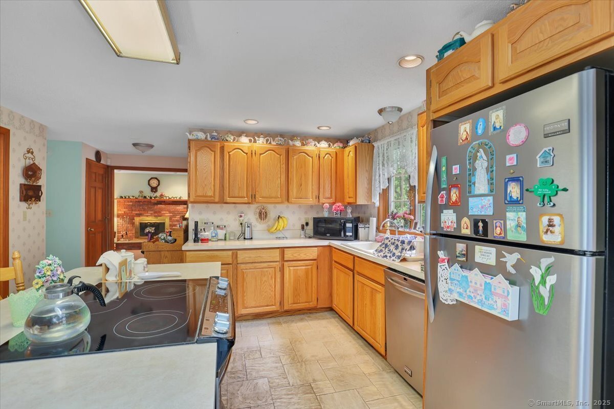 79 Carriage Drive, Meriden, Connecticut image 12