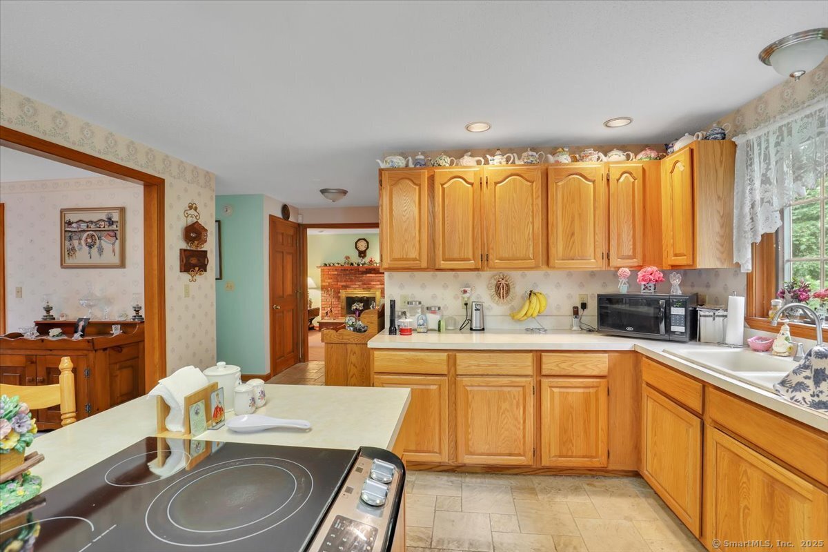 79 Carriage Drive, Meriden, Connecticut image 13