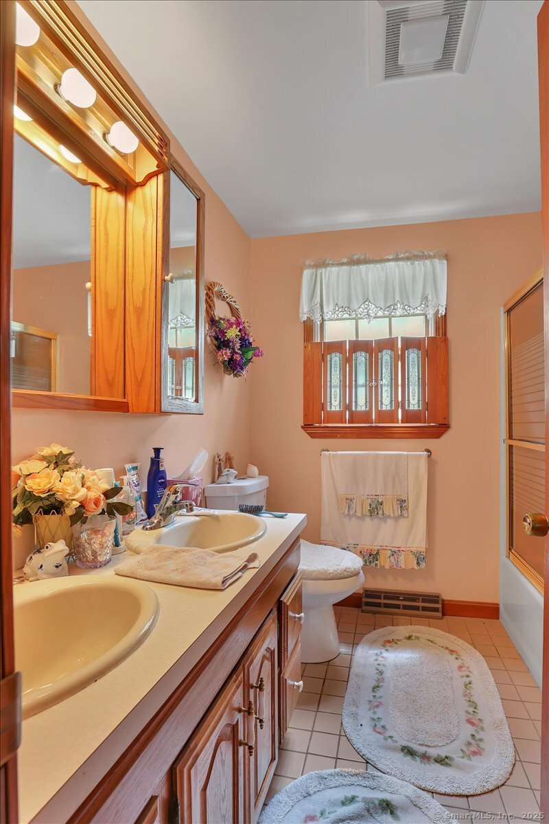 79 Carriage Drive, Meriden, Connecticut image 17