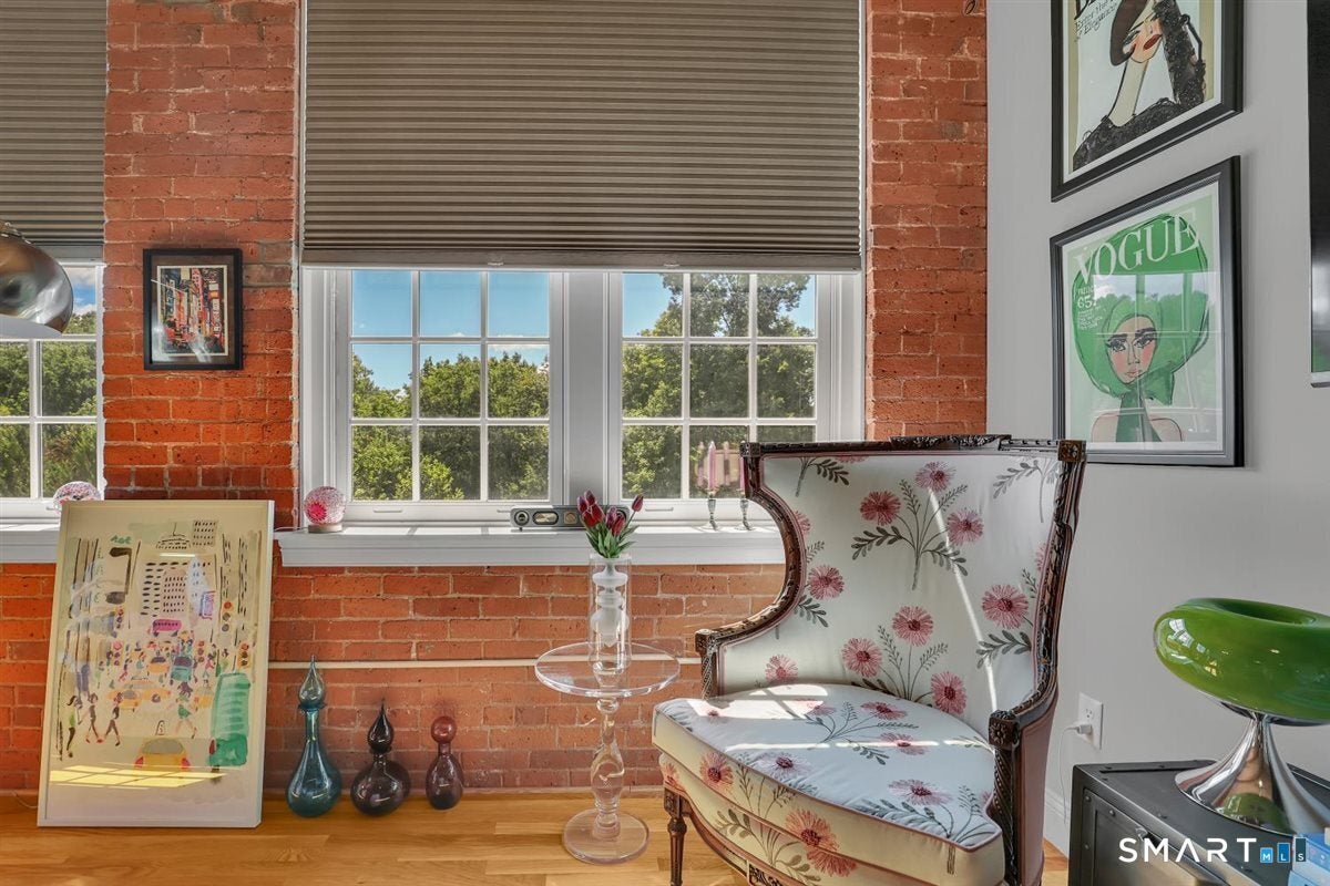 10 Main Street 211