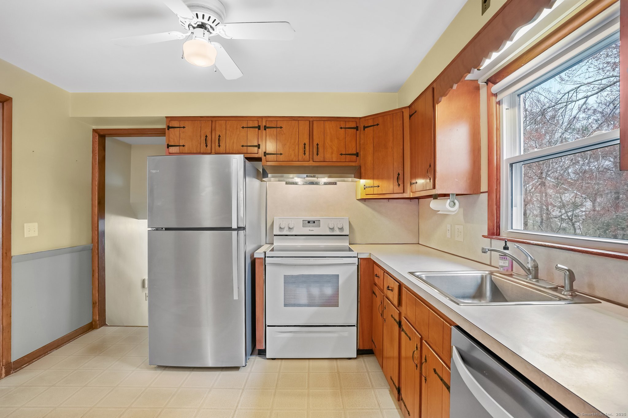 50 Poplar Street, Trumbull, Connecticut image 11