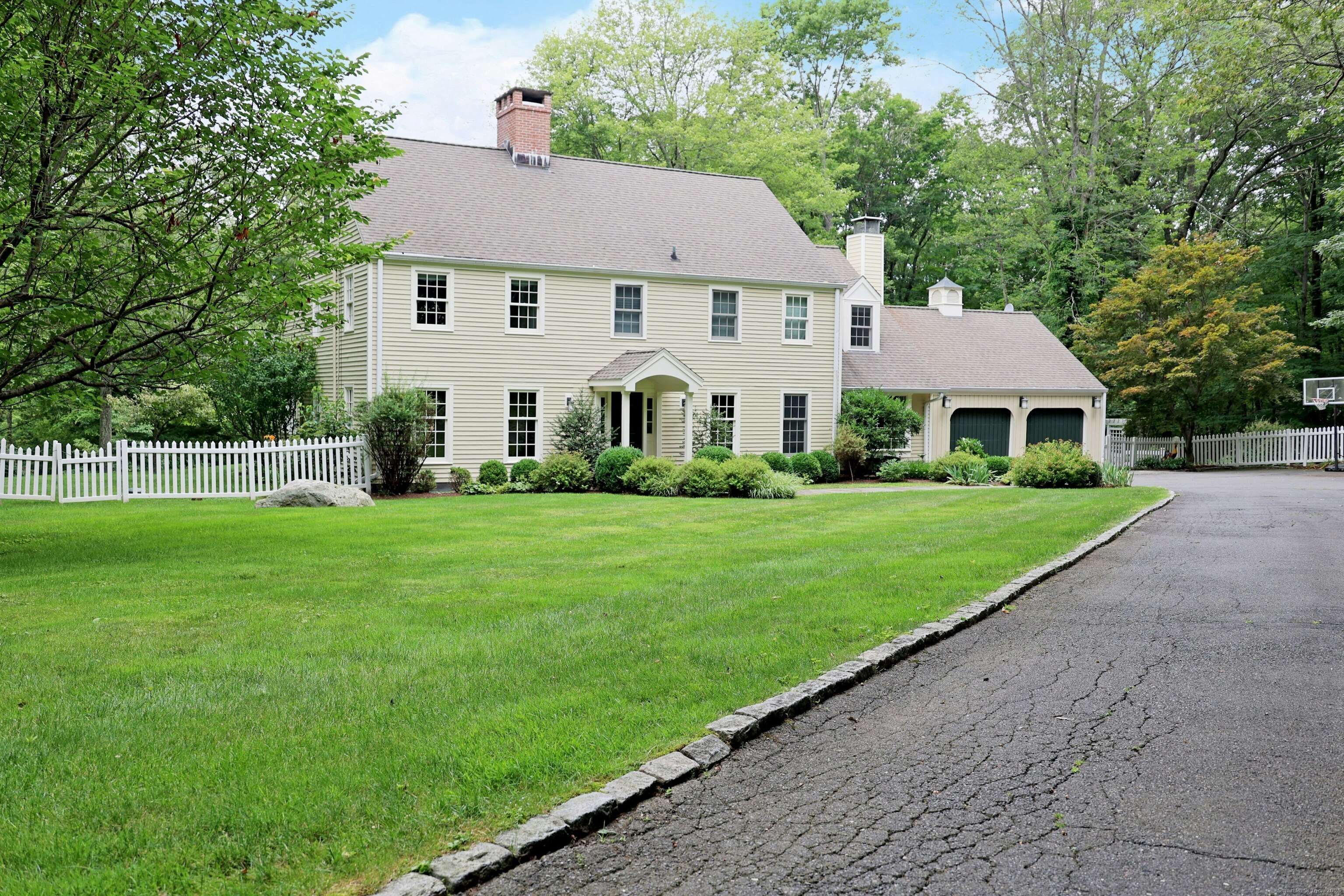 8 Strawberry Ridge Road