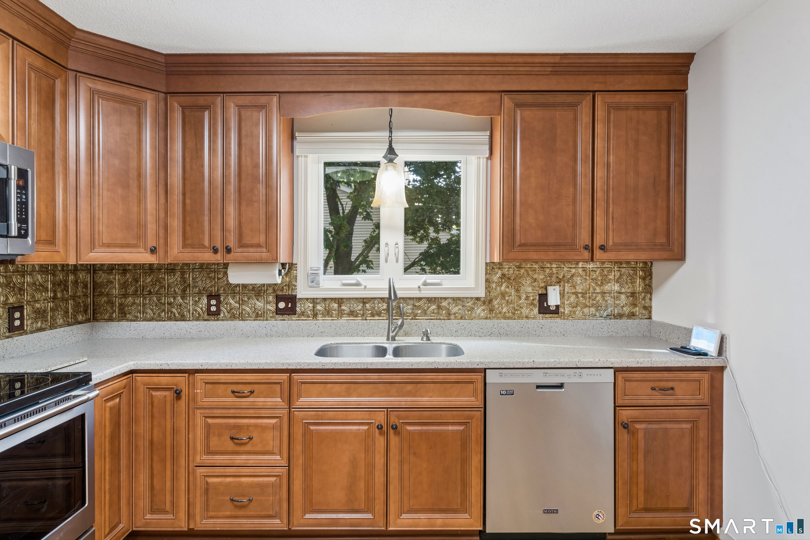 401 Lakeview Drive 401