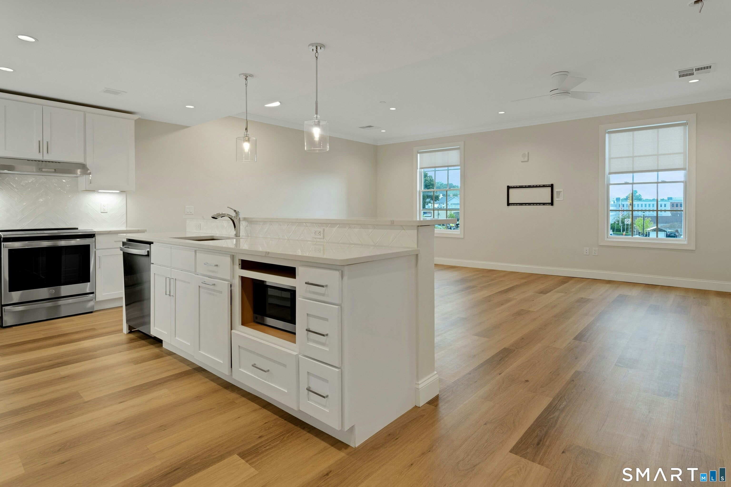 340 Heights Road 211