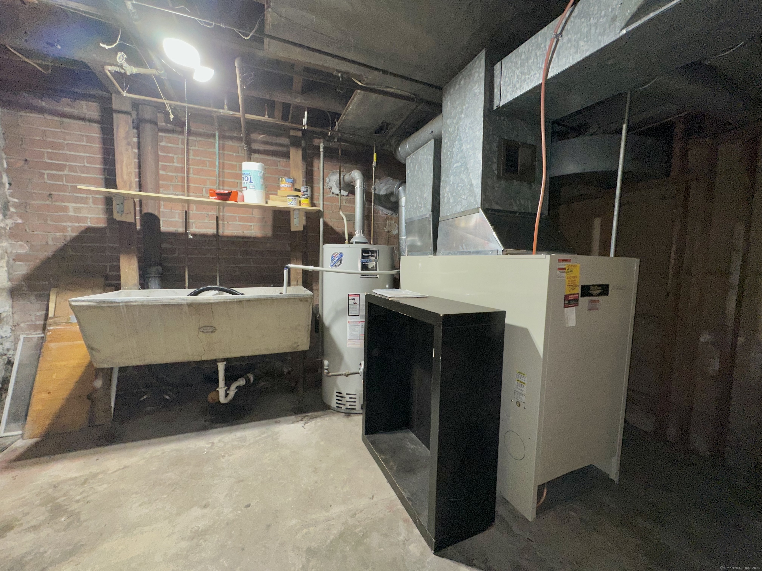 New London, Connecticut 06320, United States, 6 Bedrooms Bedrooms, ,2 BathroomsBathrooms,Residential,Coming Soon,151639