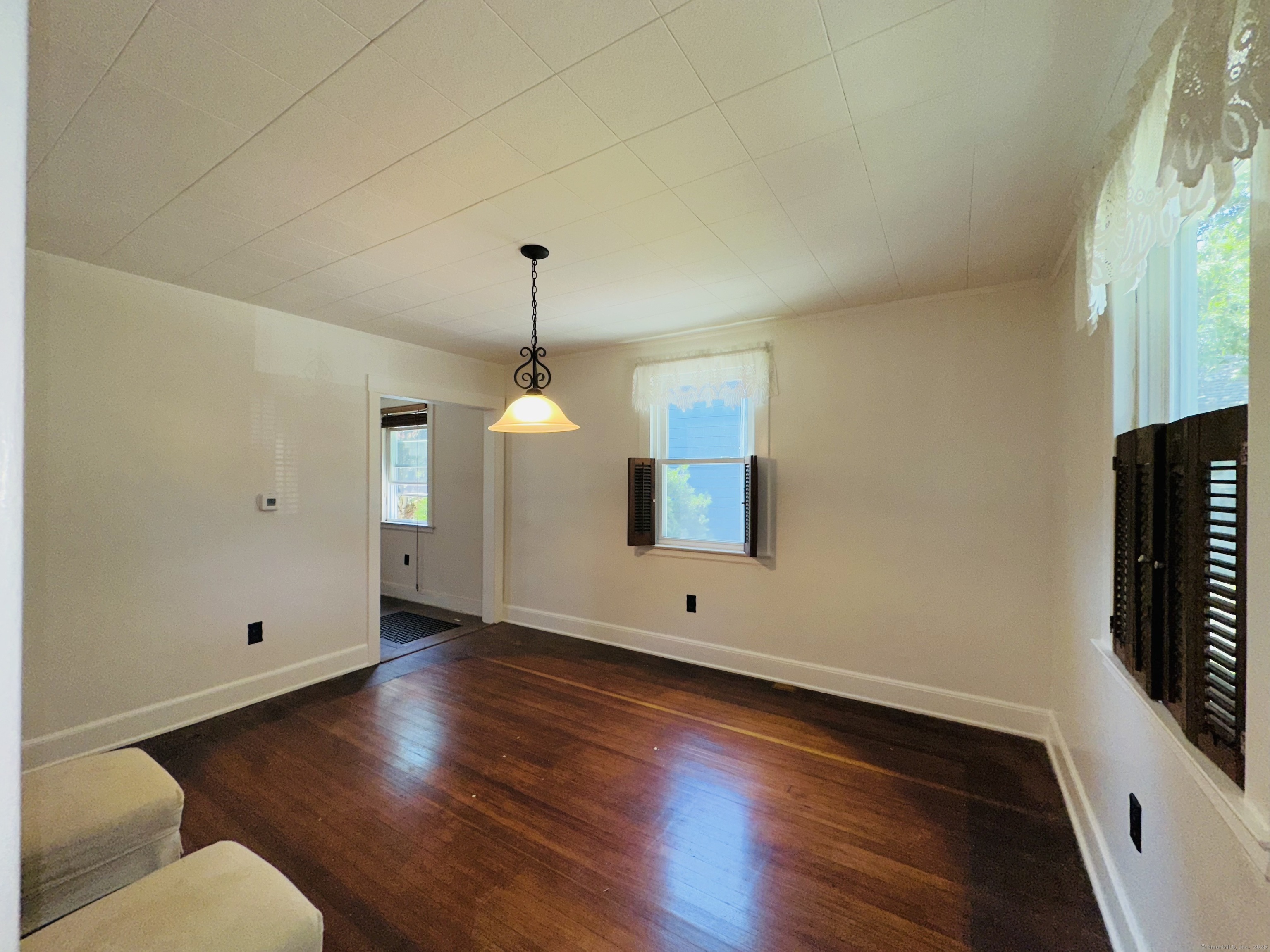 New London, Connecticut 06320, United States, 6 Bedrooms Bedrooms, ,2 BathroomsBathrooms,Residential,Coming Soon,151639