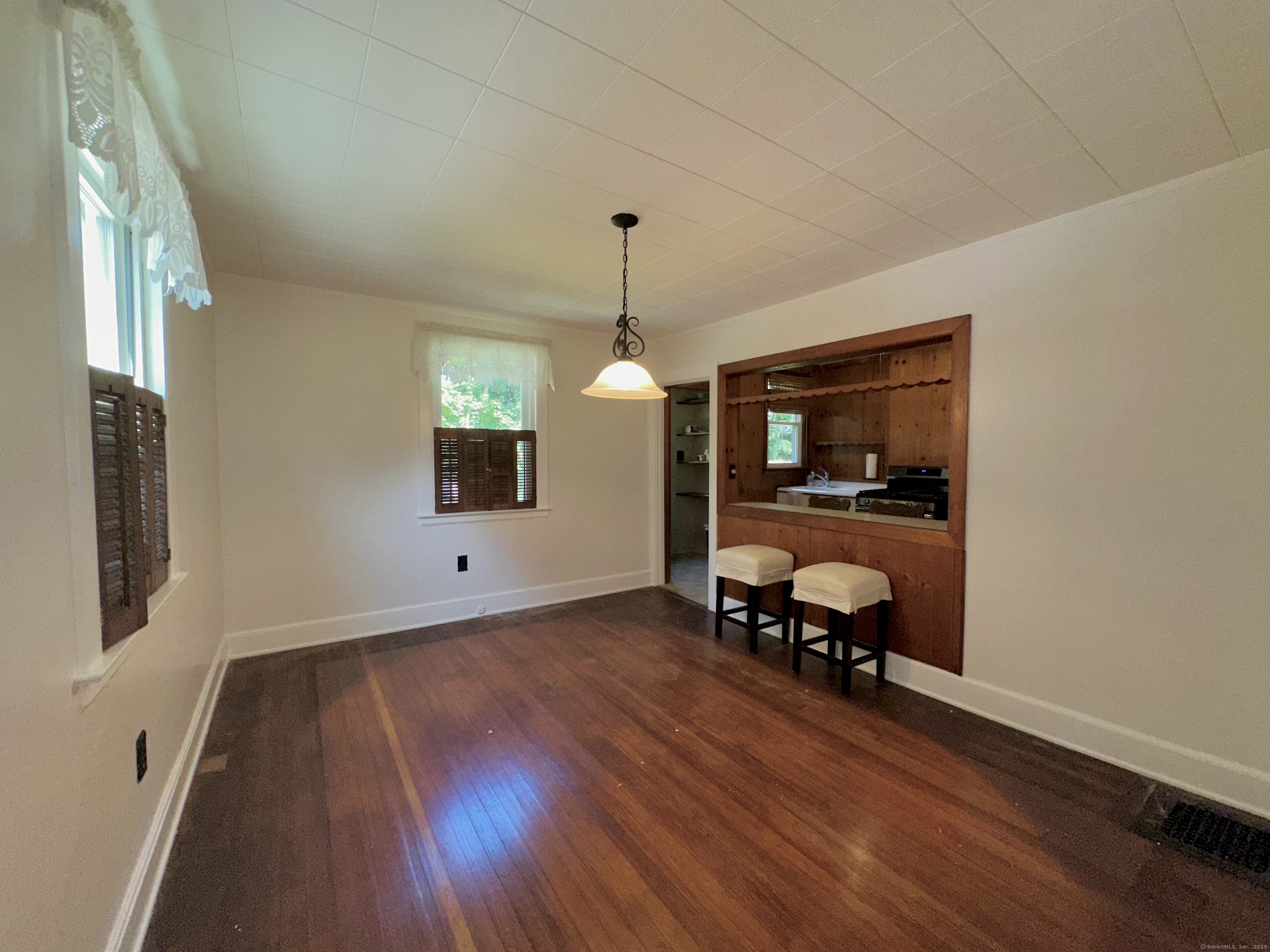 New London, Connecticut 06320, United States, 6 Bedrooms Bedrooms, ,2 BathroomsBathrooms,Residential,Coming Soon,151639