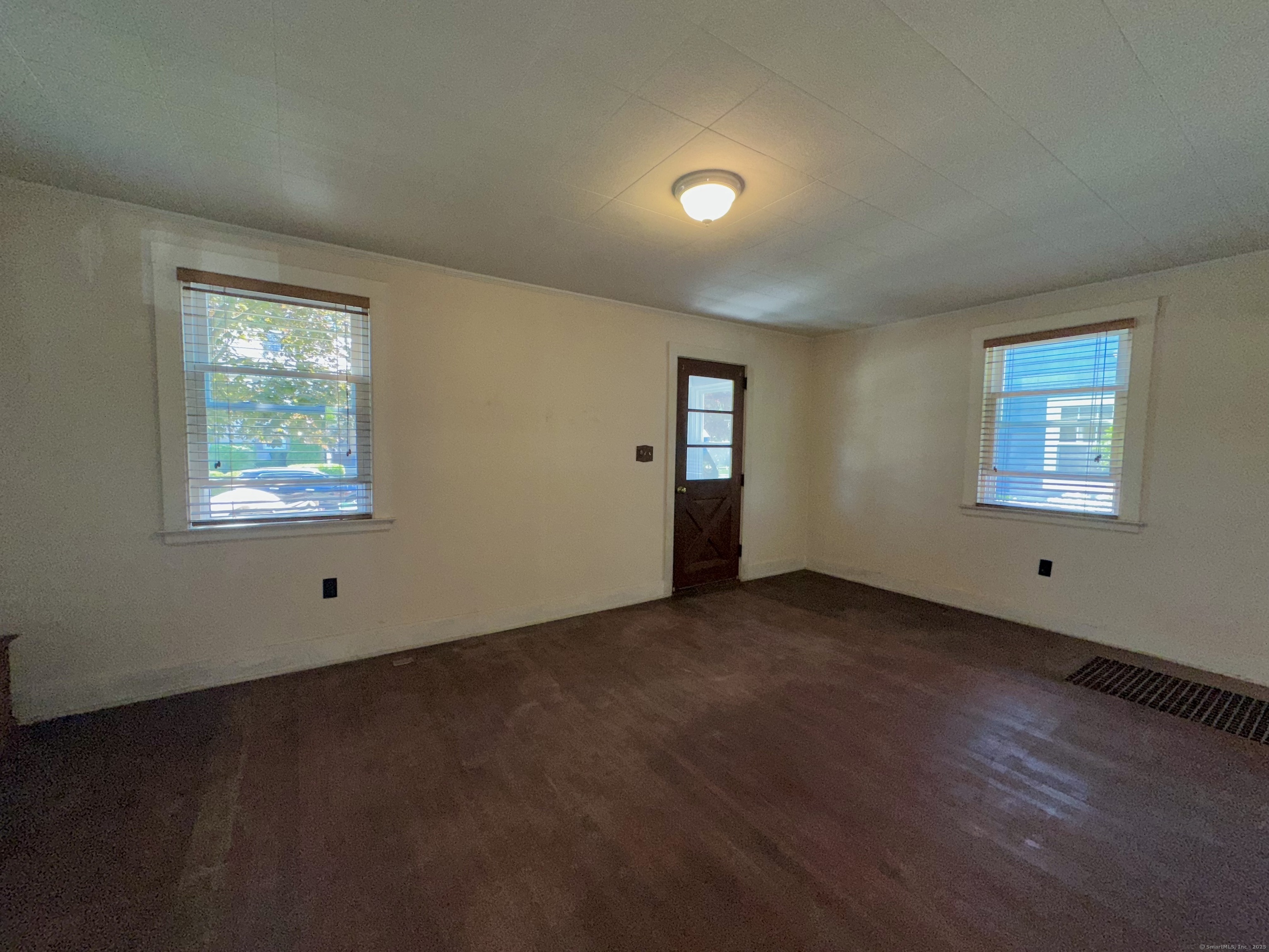 New London, Connecticut 06320, United States, 6 Bedrooms Bedrooms, ,2 BathroomsBathrooms,Residential,Coming Soon,151639