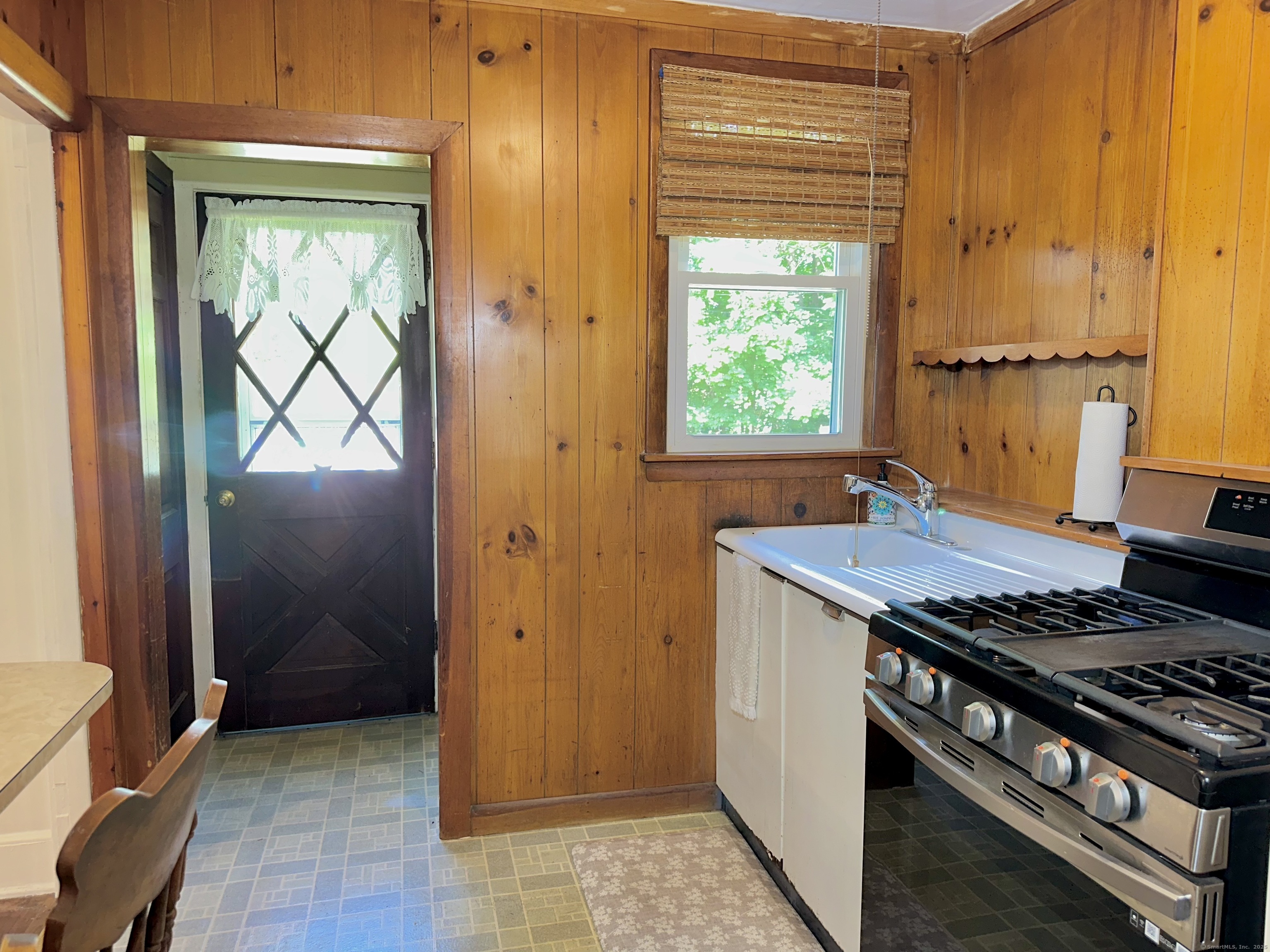 New London, Connecticut 06320, United States, 6 Bedrooms Bedrooms, ,2 BathroomsBathrooms,Residential,Coming Soon,151639