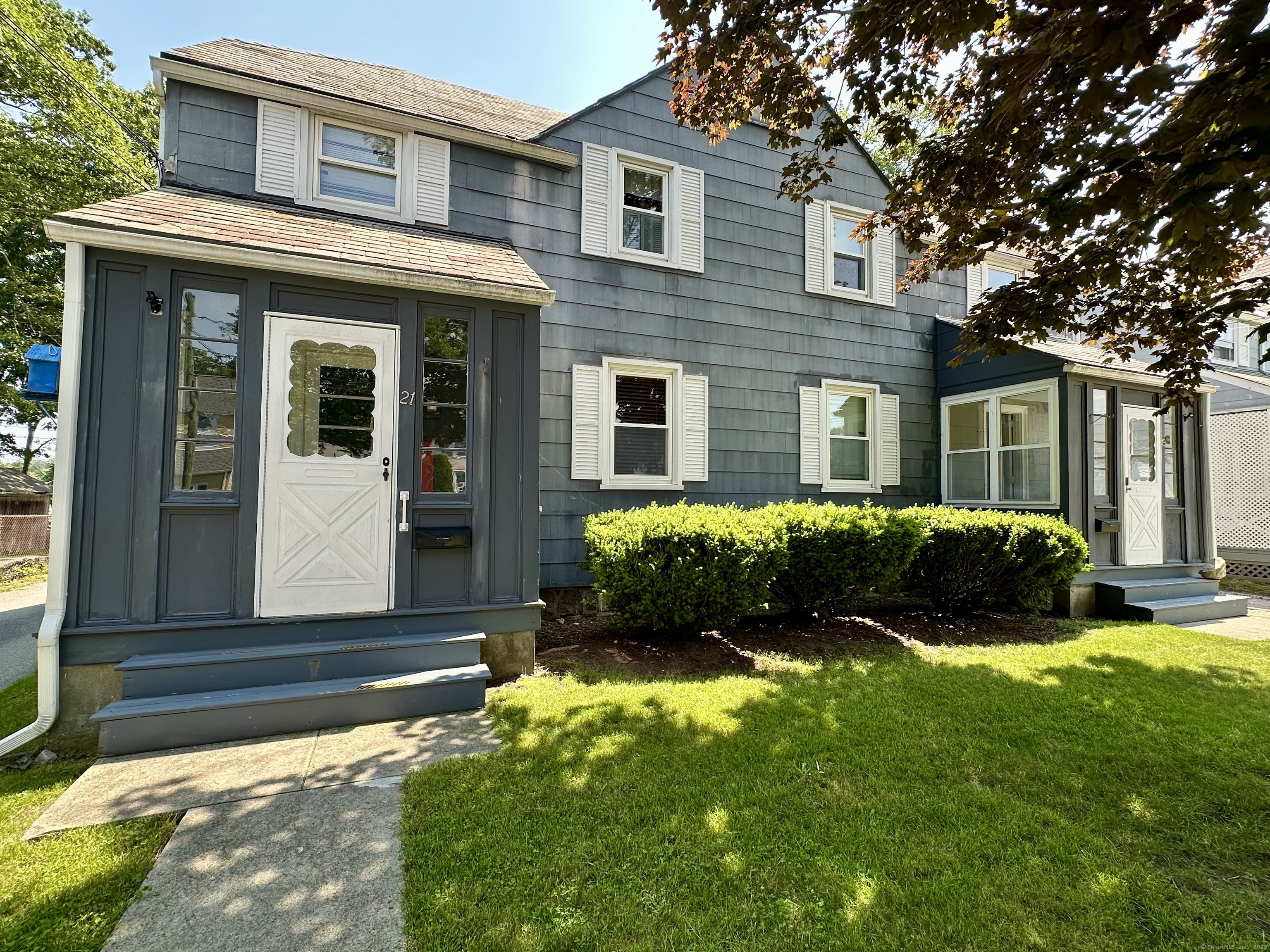 Property for Sale at Colver Street, New London, Connecticut - Bedrooms: 6 
Bathrooms: 2 
Rooms: 12  - $345,000