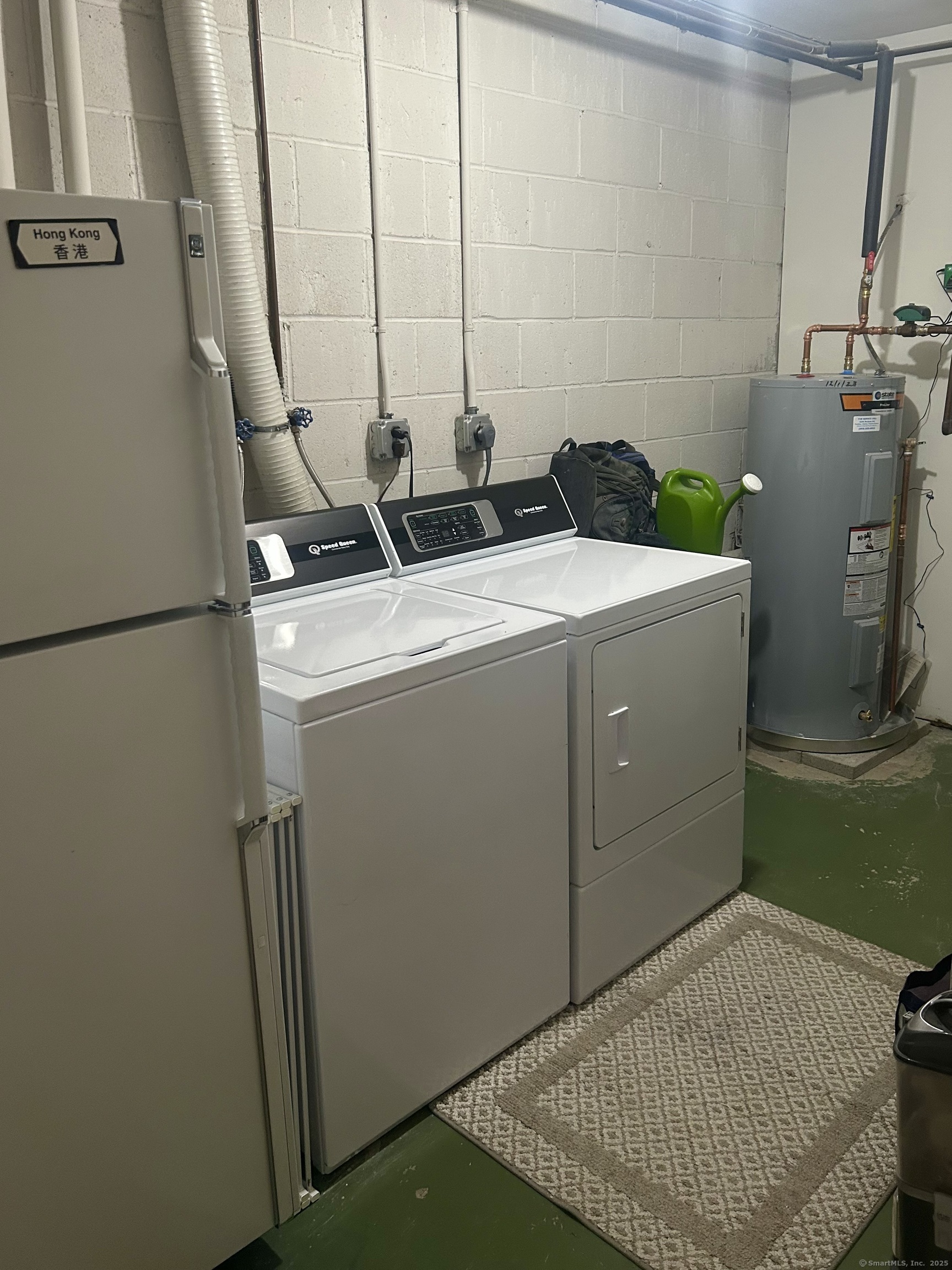 Stamford, Connecticut 06907, United States, 2 Bedrooms Bedrooms, ,2 BathroomsBathrooms,Residential,Active,92401