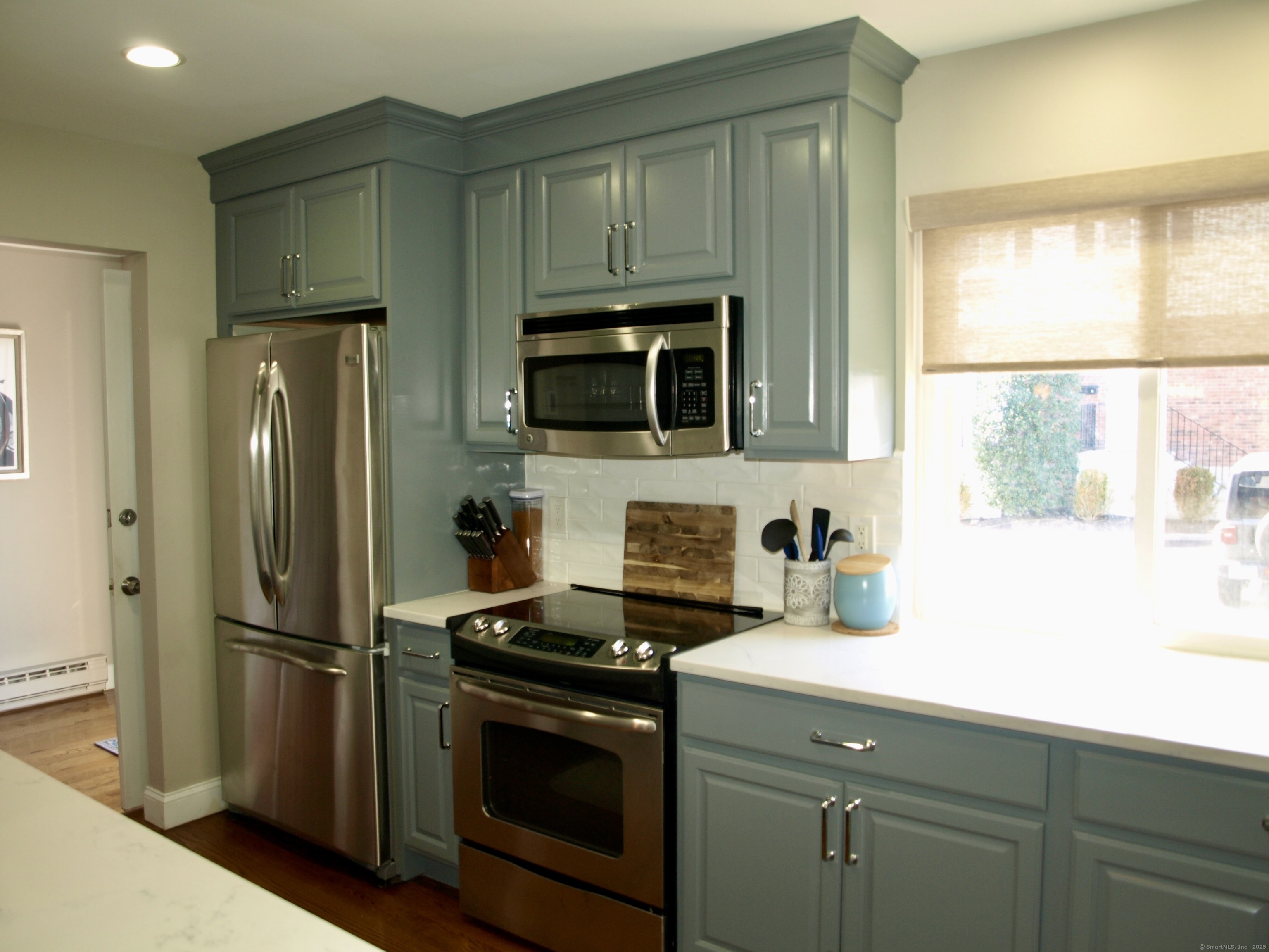 Stamford, Connecticut 06907, United States, 2 Bedrooms Bedrooms, ,2 BathroomsBathrooms,Residential,Active,92401