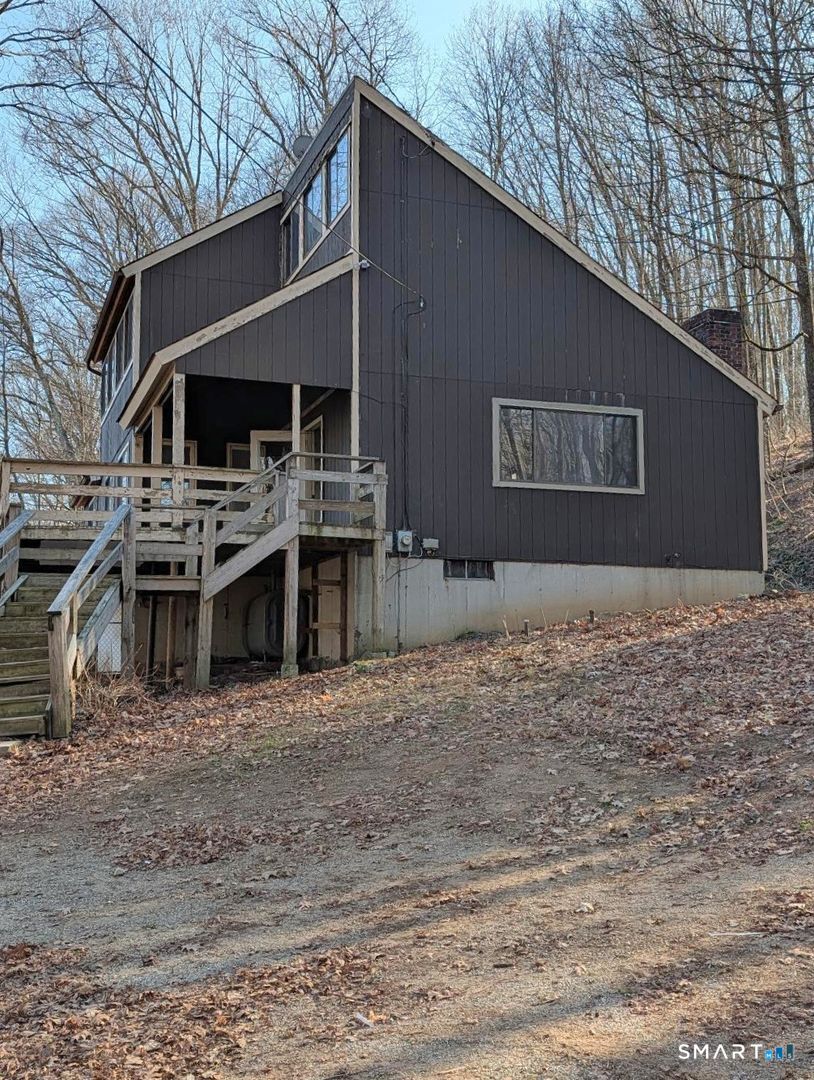 24 Chestnut Hill Road