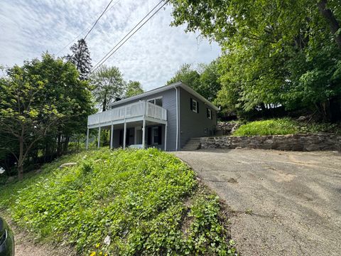 59 Fairfax Street Waterbury CT 06704