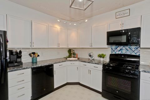 Tiny photo for 26 Rockledge Loop #26, Torrington, CT 06790 (MLS # 24143860)