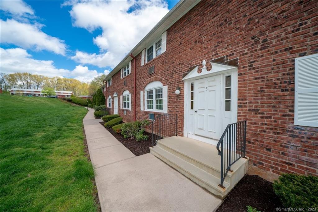 Photo 1 of 35 of 201 Regan Road 3B townhome