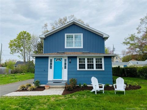 8 Clinton Avenue Old Saybrook CT 06475