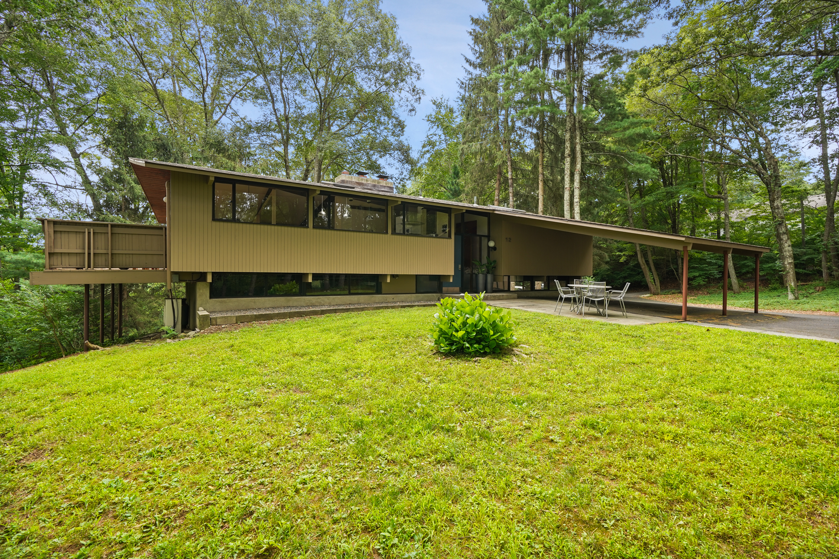12 Mountain Road
