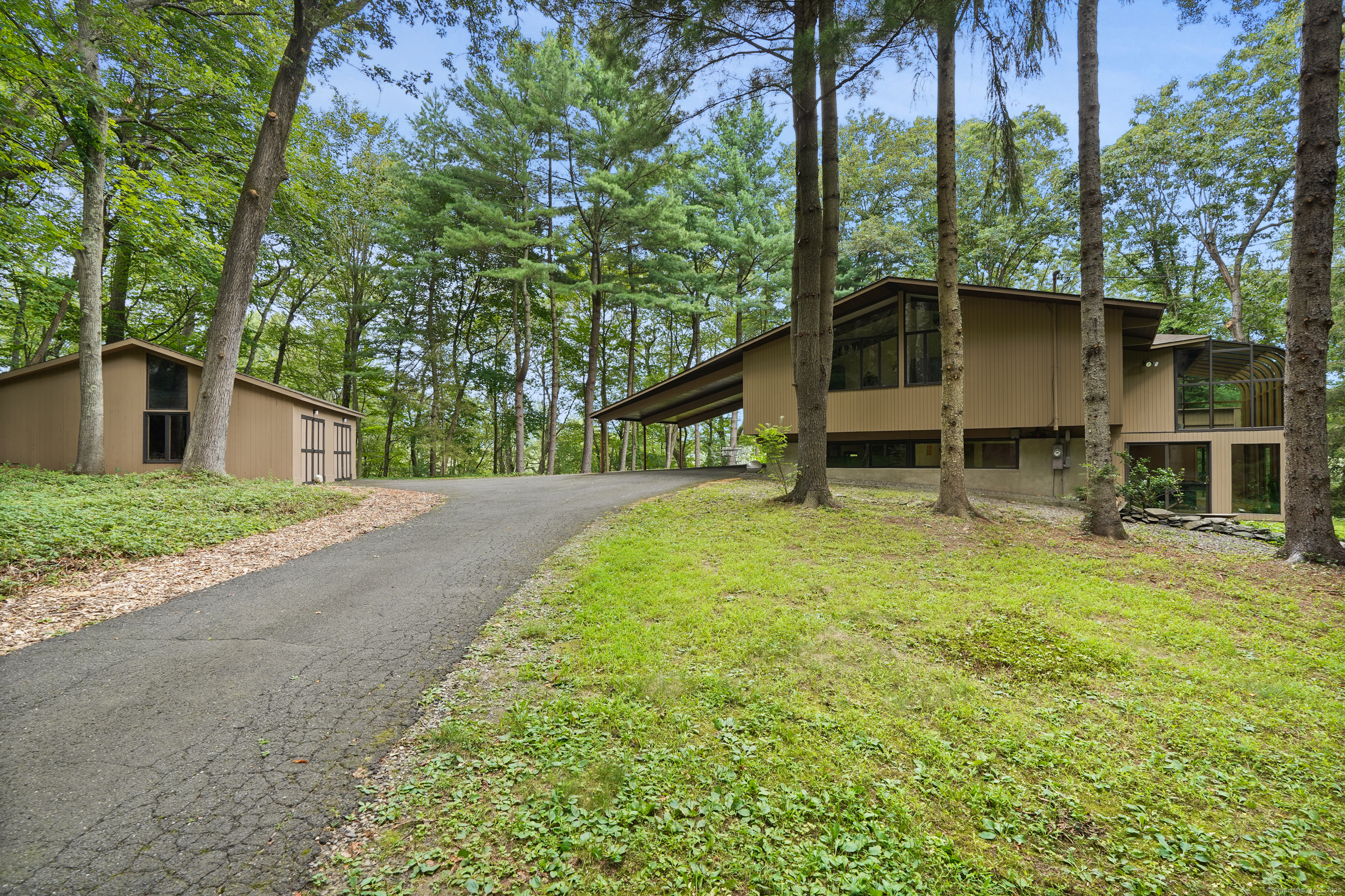 12 Mountain Road