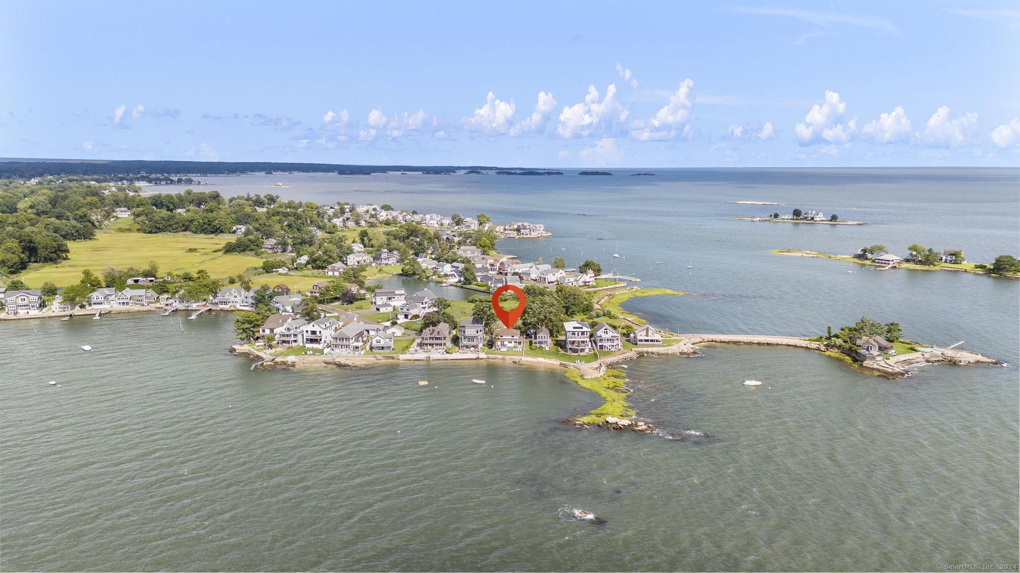 105 Sunset Beach Road, Branford, Connecticut - 3 Bedrooms  
2 Bathrooms  
5 Rooms - 