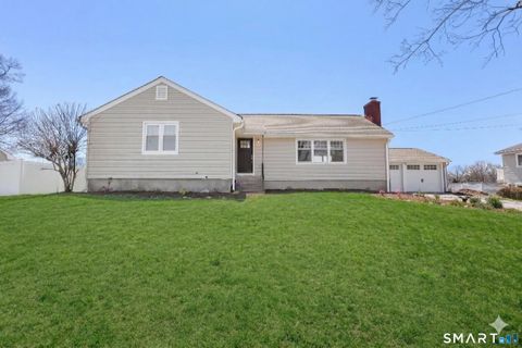 Photo of 195 Post Oak Road, Stratford, CT 06614 (MLS # 24166736)