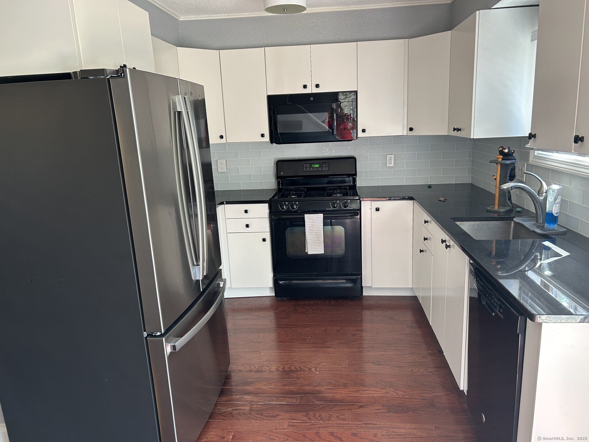 496 Woodward Avenue 3