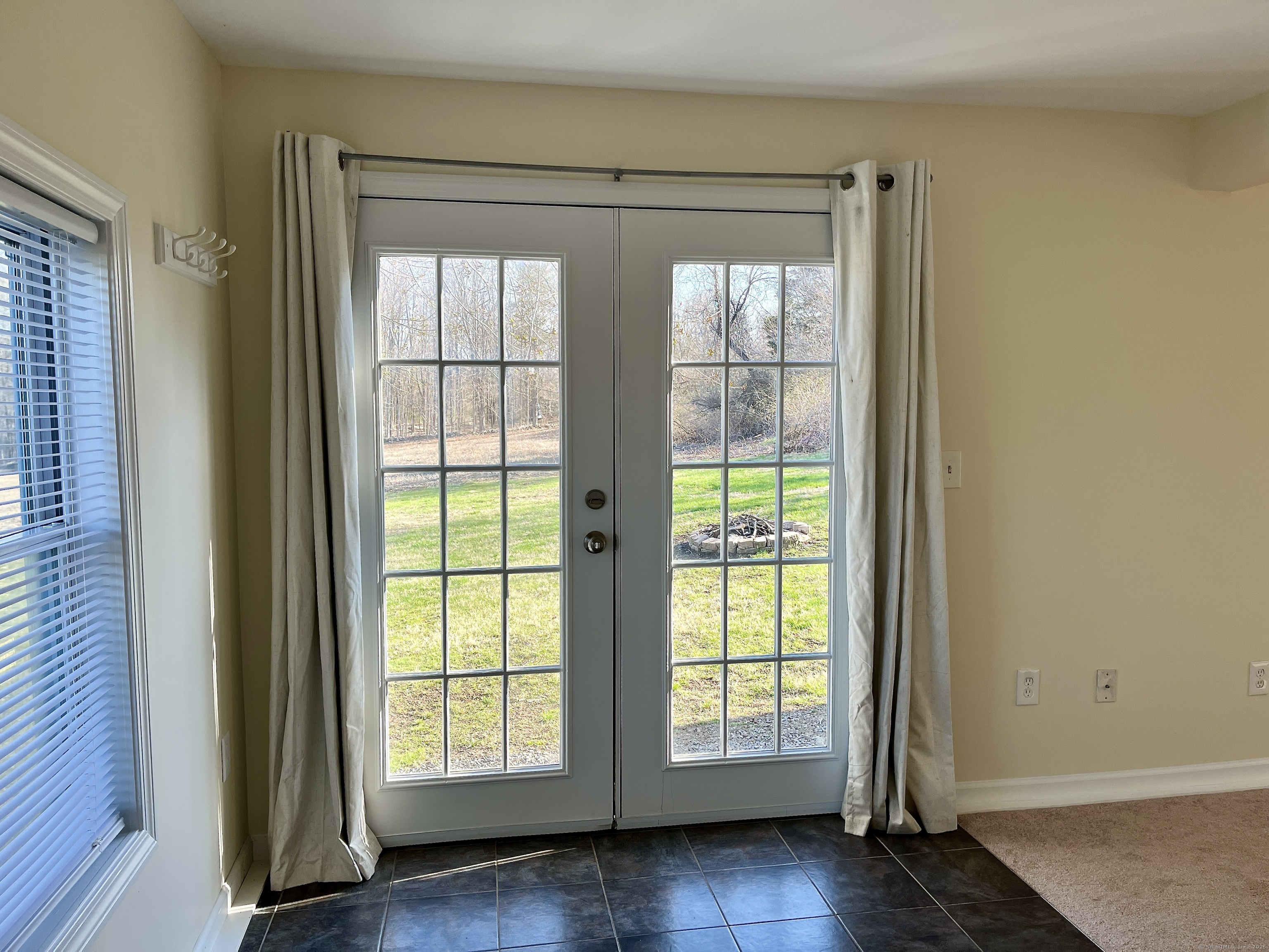 East Haddam, Connecticut 06469, United States, 1 Bedroom Bedrooms, ,1 BathroomBathrooms,Residential,Pending,110220