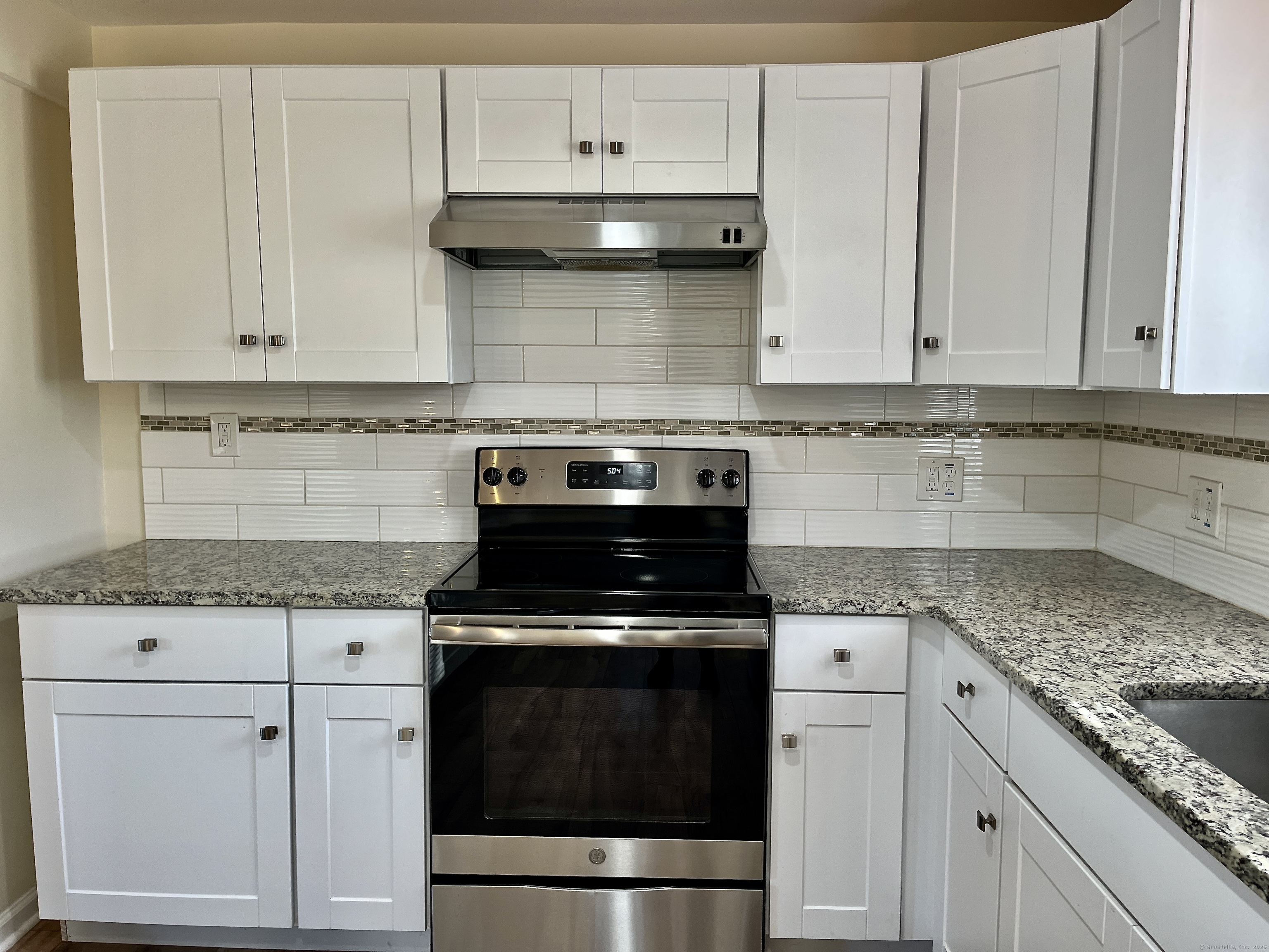 East Haddam, Connecticut 06469, United States, 1 Bedroom Bedrooms, ,1 BathroomBathrooms,Residential,Pending,110220