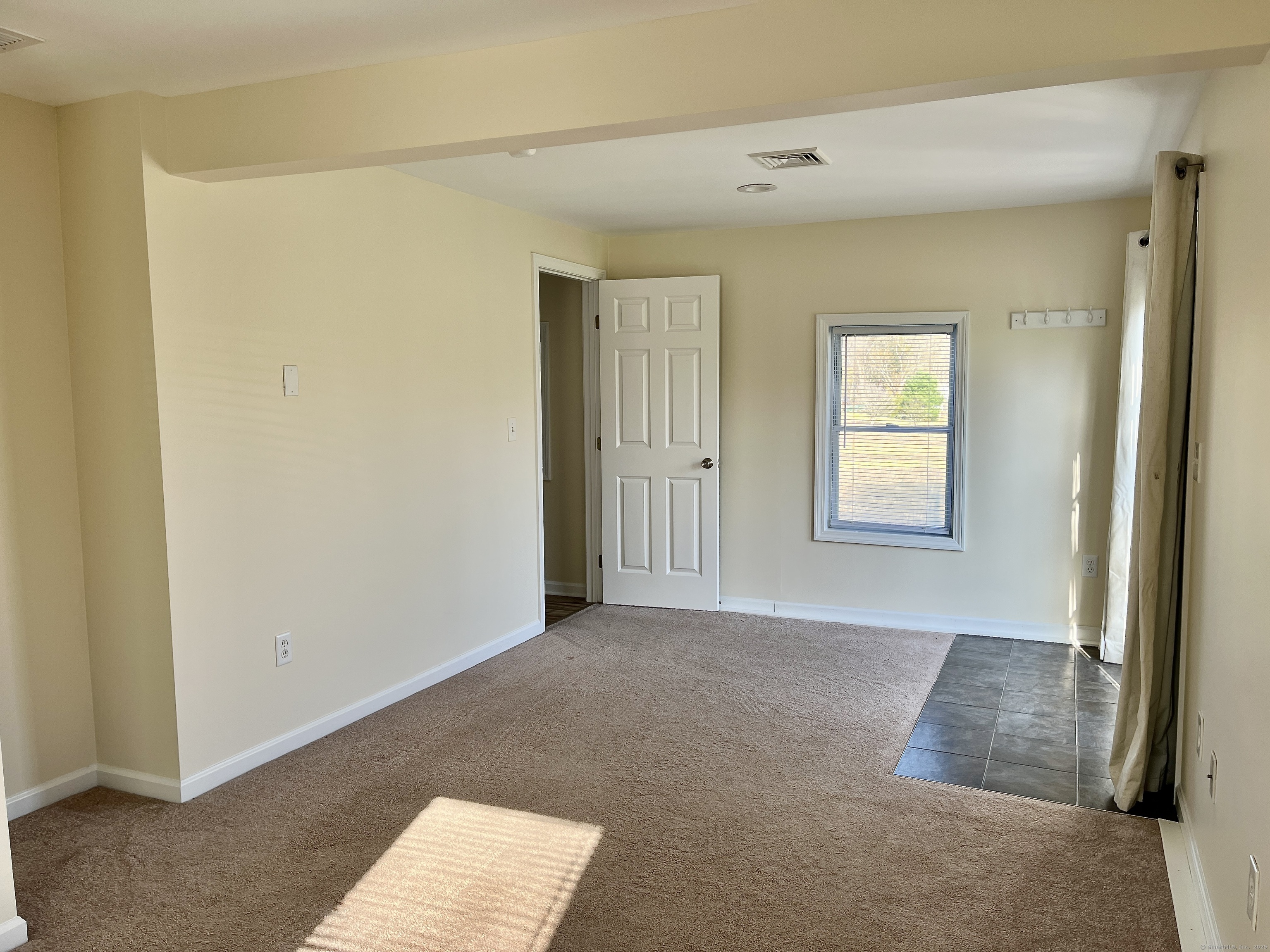 East Haddam, Connecticut 06469, United States, 1 Bedroom Bedrooms, ,1 BathroomBathrooms,Residential,Pending,110220