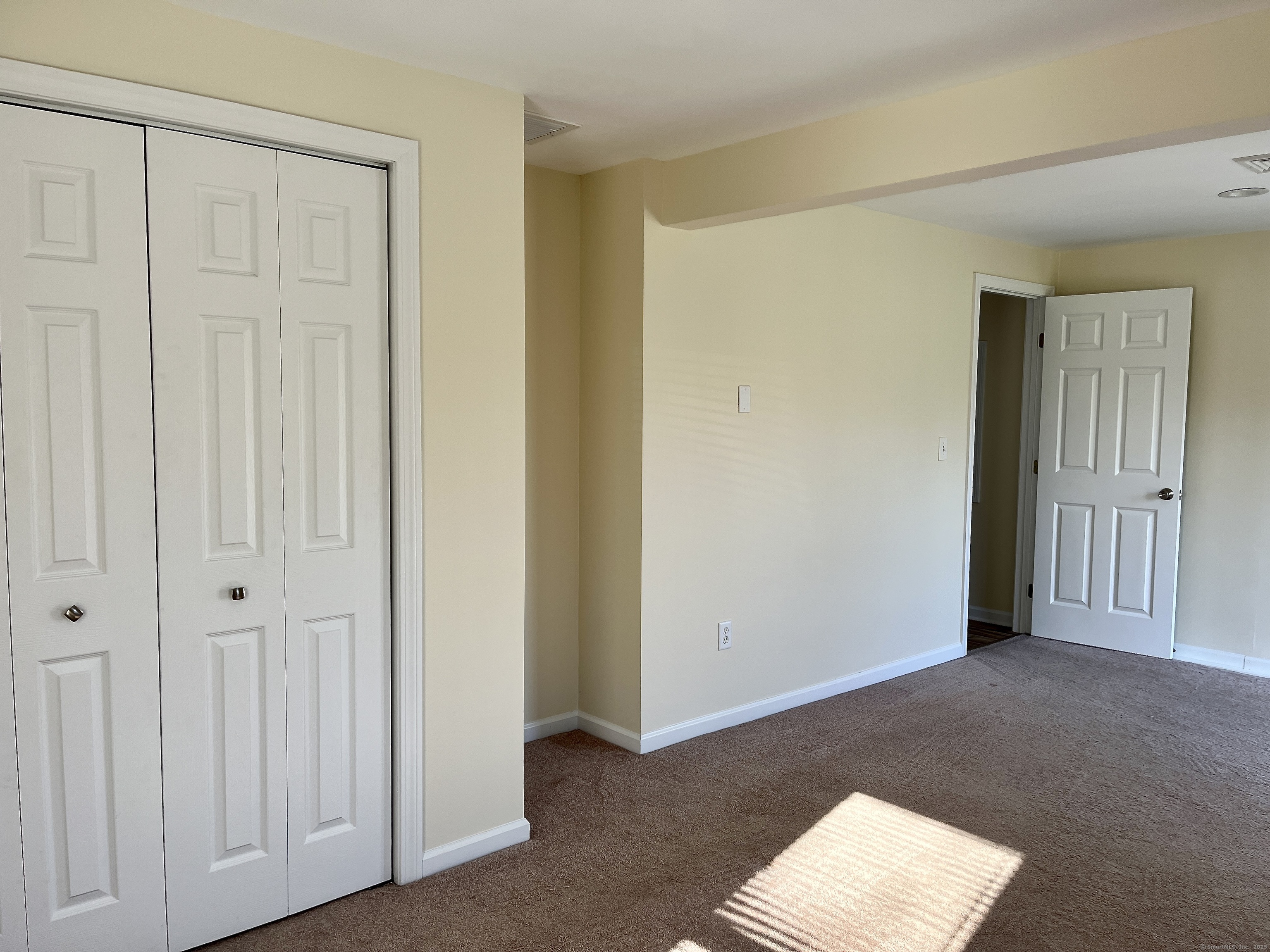 East Haddam, Connecticut 06469, United States, 1 Bedroom Bedrooms, ,1 BathroomBathrooms,Residential,Pending,110220