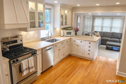 Tiny photo for 10 Ludlow Manor, Norwalk, CT 06855 (MLS # 24183014)